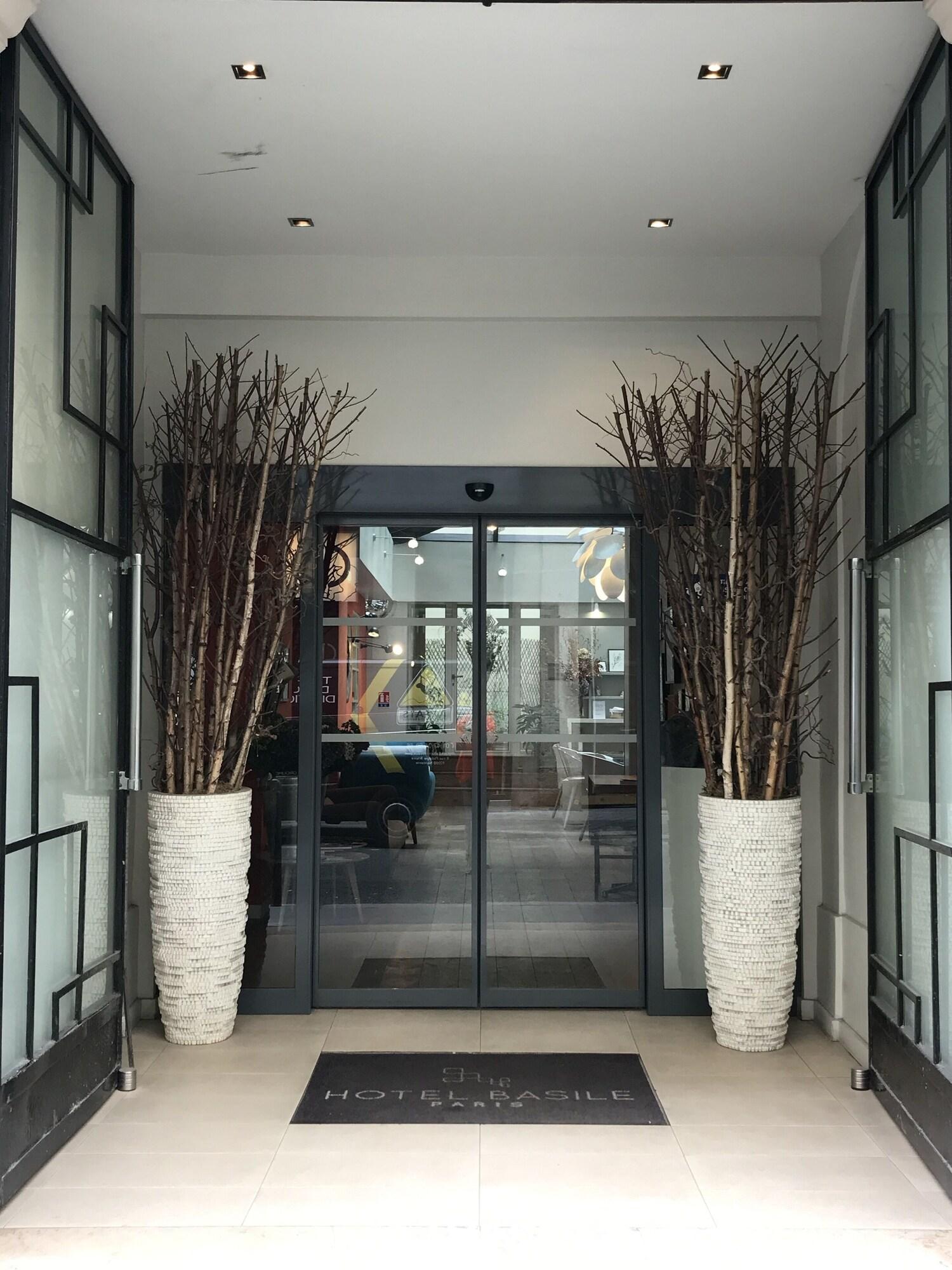 Vista Exterior Hotel Basile