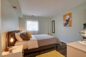 Alquiler Vacacional - Just remodeled apartment close to airport and mall