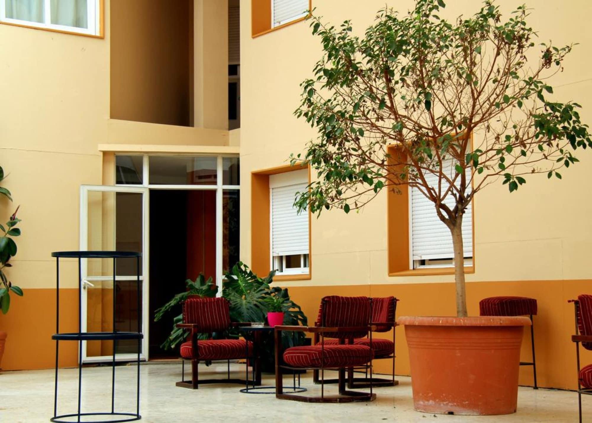 Vista Exterior Hotel AHC Cáceres