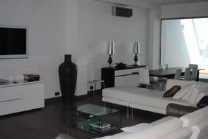 Alquiler Vacacional - Central Nice, quiet, stunning 5 bed, 6 bath 'loft' house, parking, 100m to beach