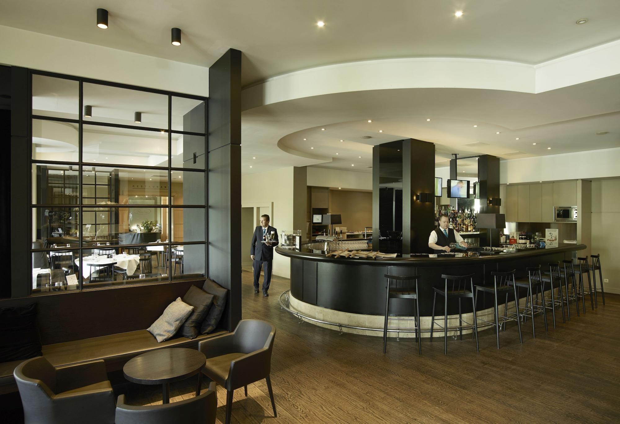 Bar/Salón Hotel Serwir