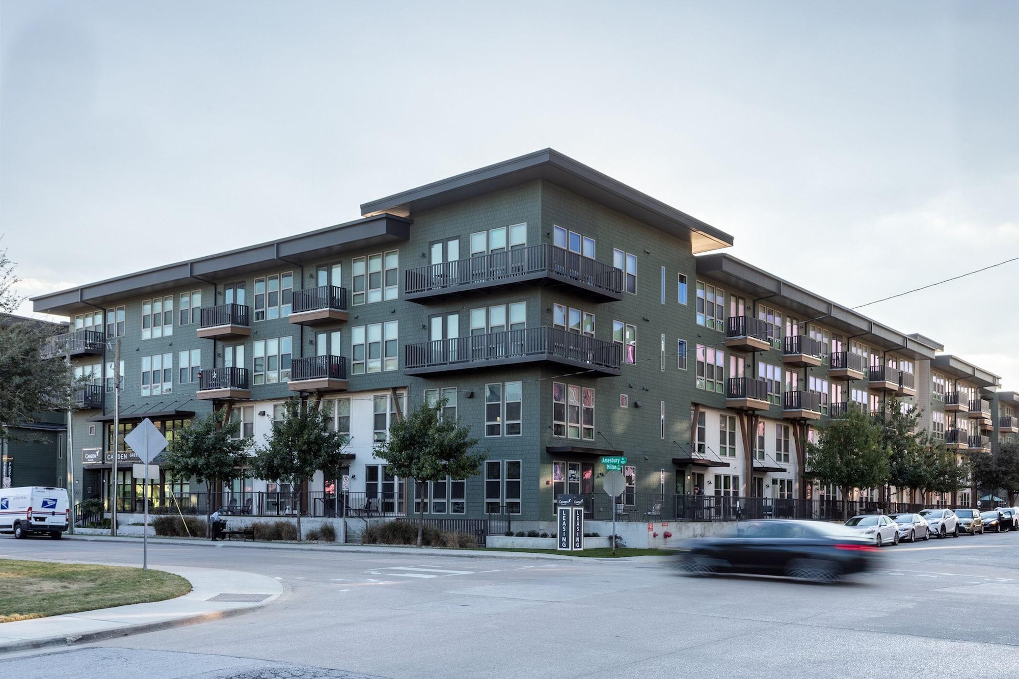 Vista Exterior Kasa Greenville Dallas