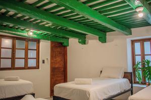 Alojamiento - Hostal 66