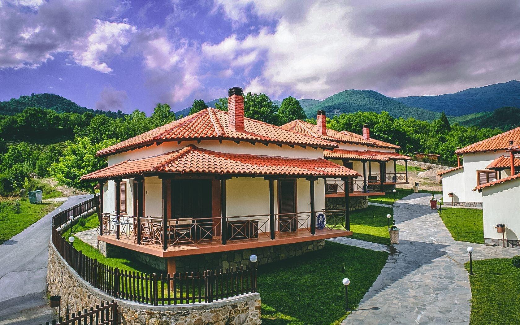 Varios Karyon Apartments