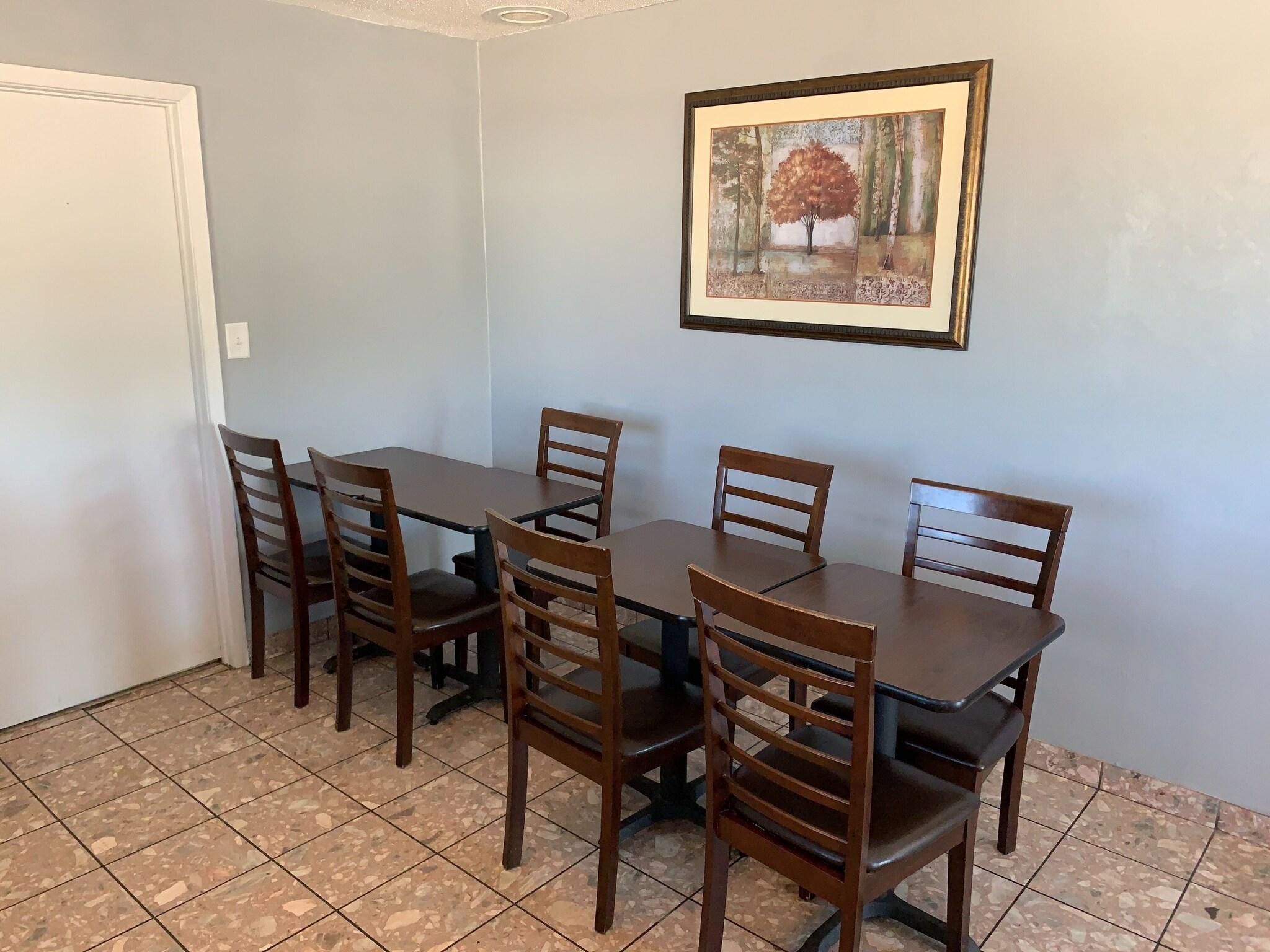 Restaurant Americas Best Value Inn Meridian