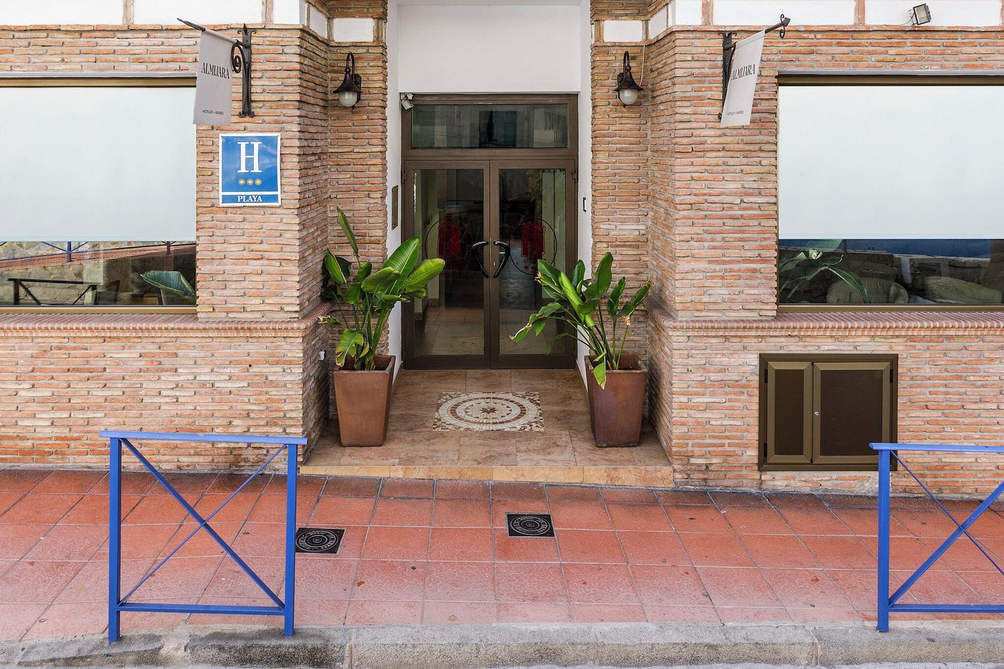 Vista Exterior Hotel Almijara – Mares