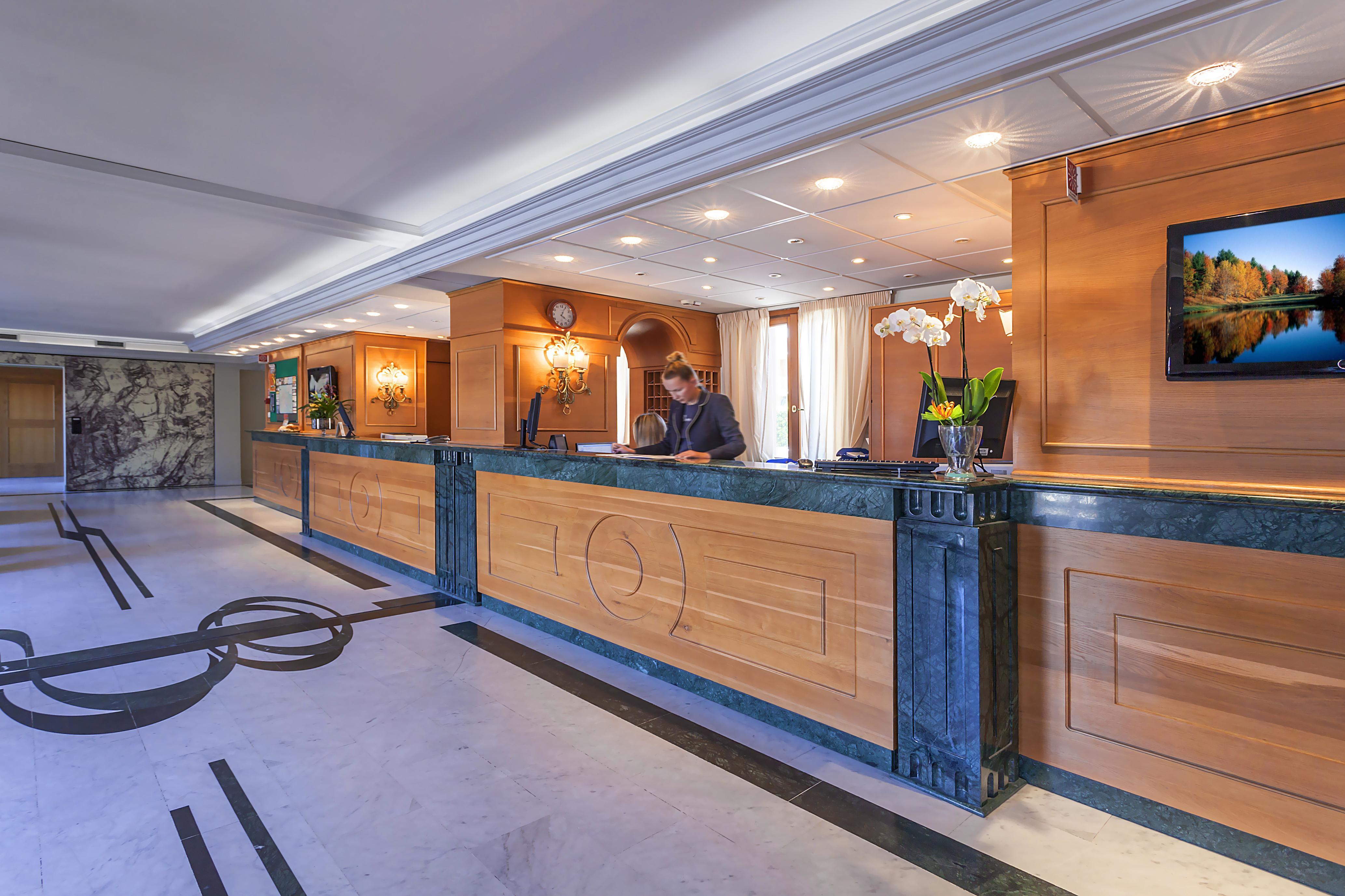 Vista Lobby Grand Hotel Bonanno