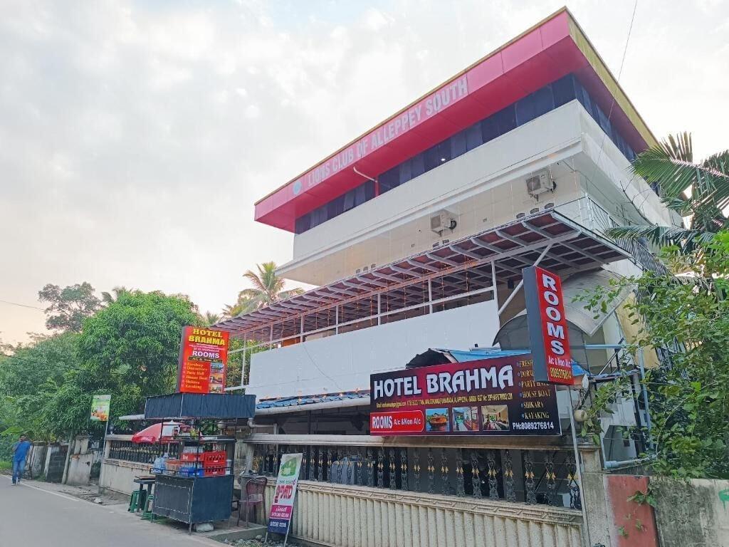 Vista Exterior Hotel Brahma