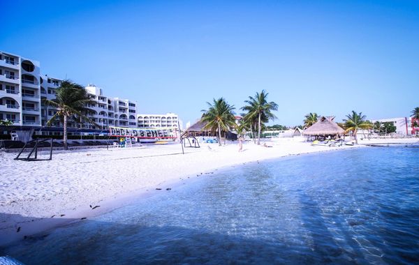 Aquamarina Beach Hotel - Hoteles en Zona Hotelera de Cancún