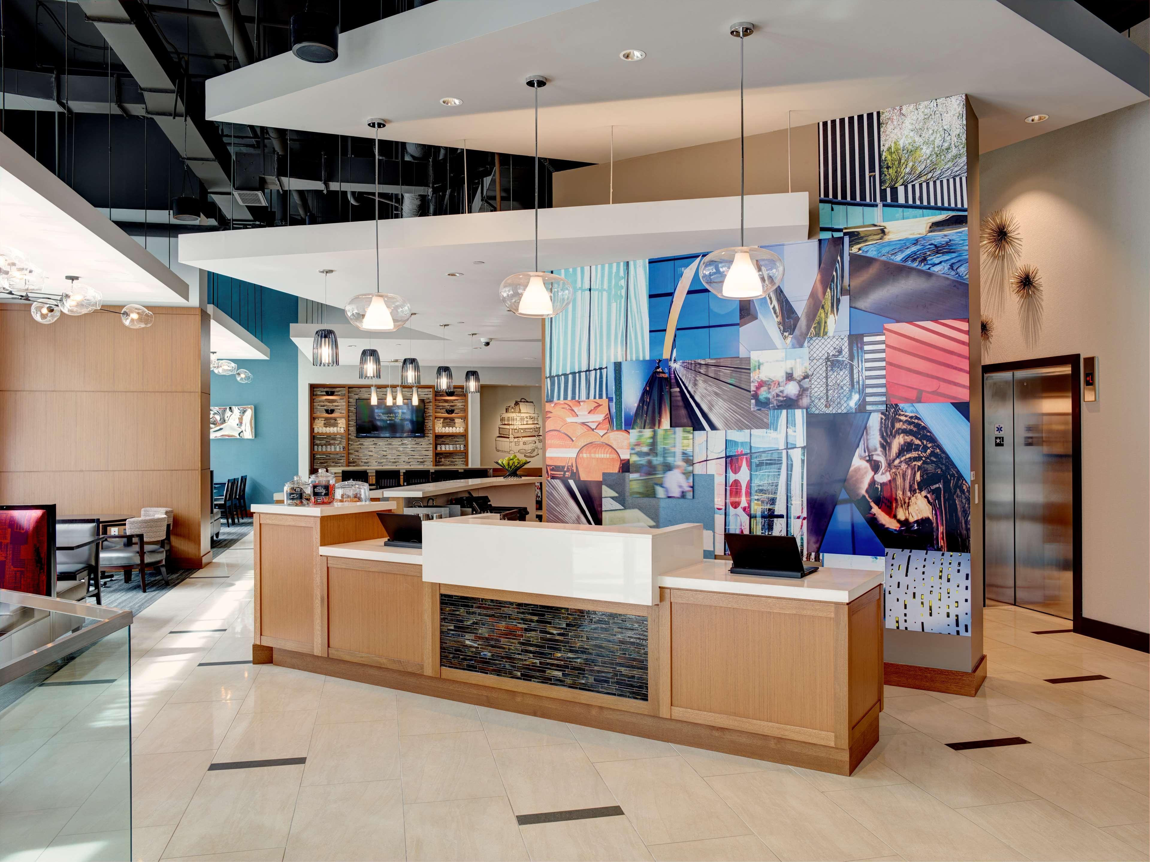 Vista Lobby Hyatt Place Arlington/Courthouse Plaza