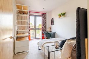 Alquiler Vacacional - FINDMYSAFE SPACE - Urban Escapes