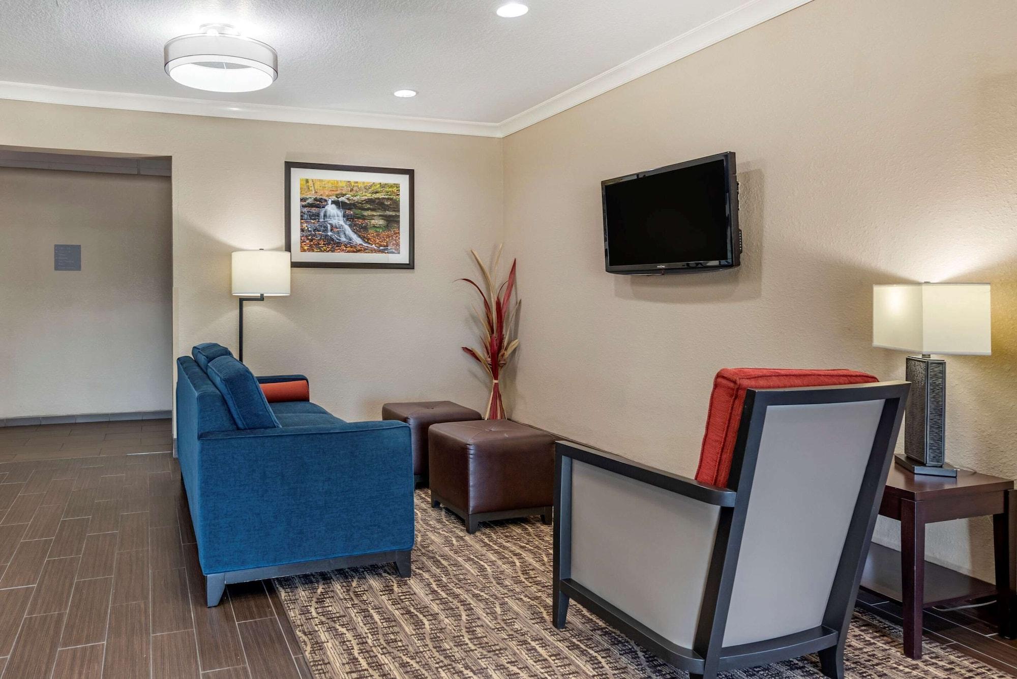 Vista Lobby Comfort Inn & Suites Muncie