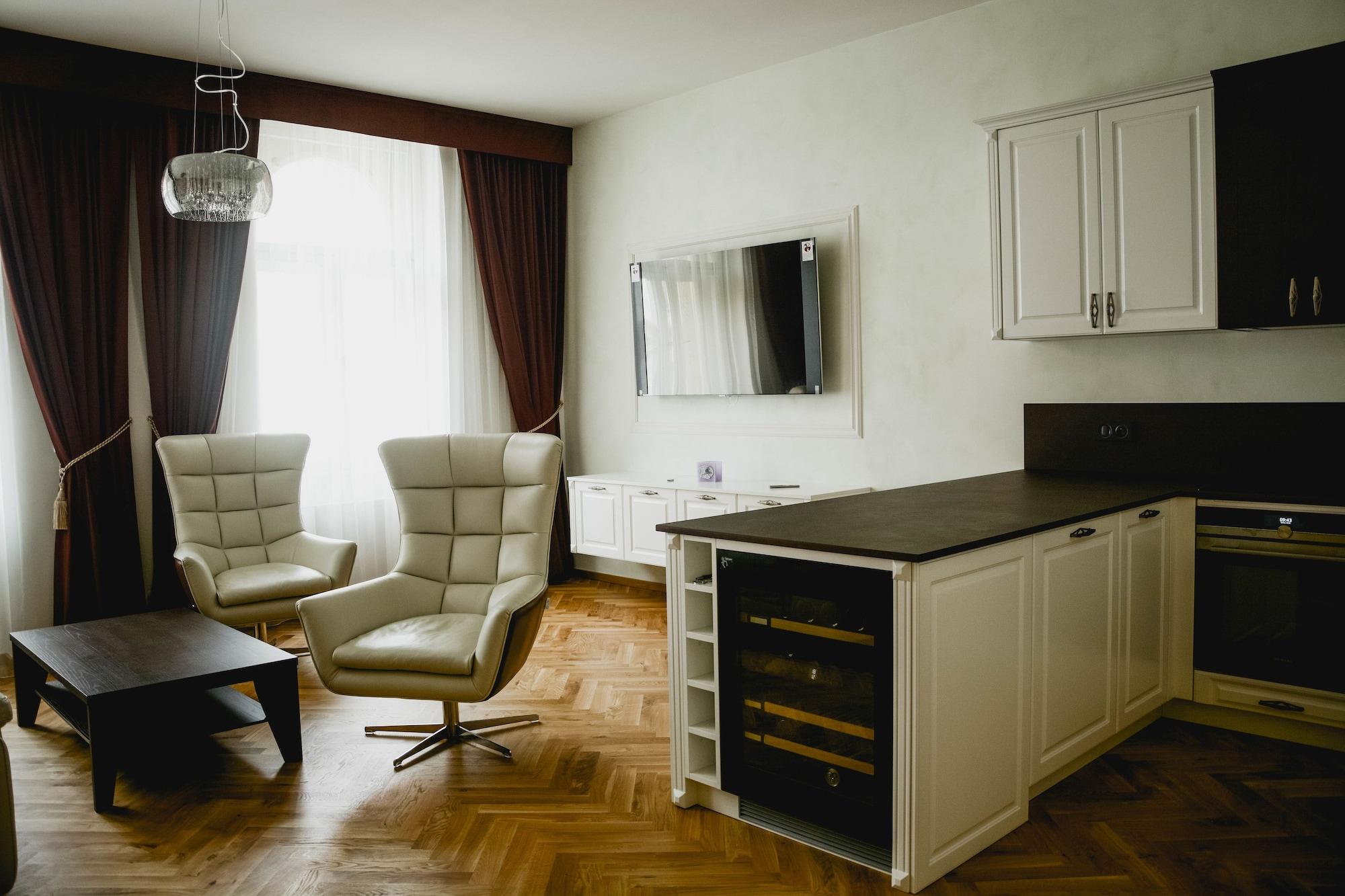 Varios High Heaven Residence