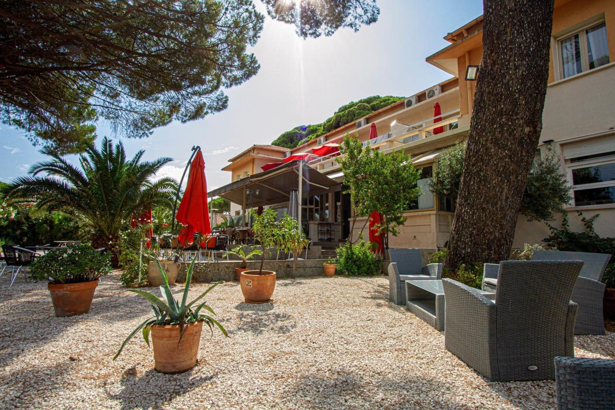 Vista Exterior Hotel Le Ceinturon