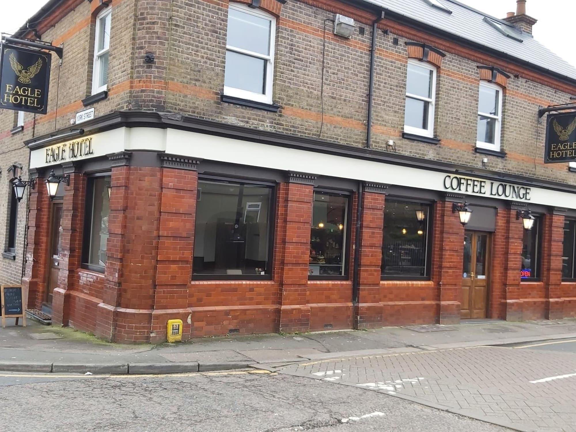 Vista Exterior Eagle Hotel