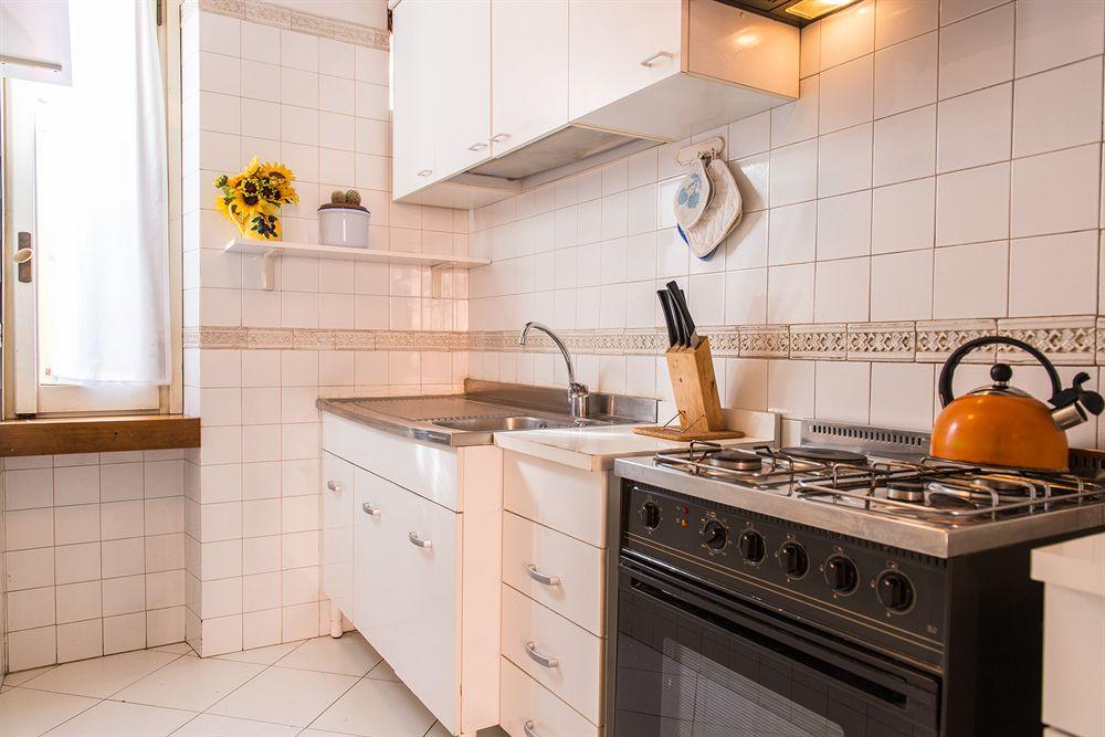 Equipamiento de Habitación Martina al Colosseo