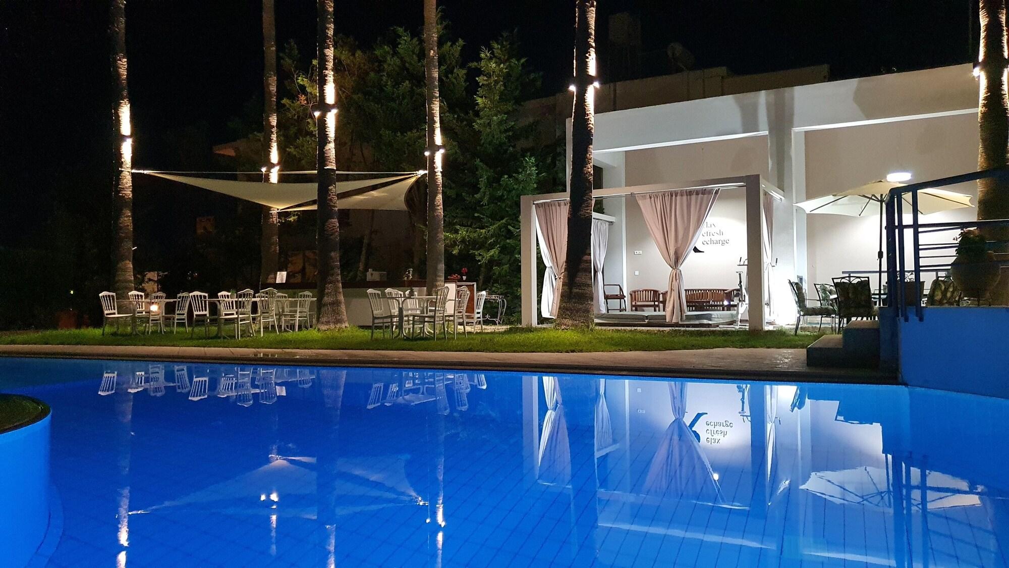 Varios Elizabeth Suites