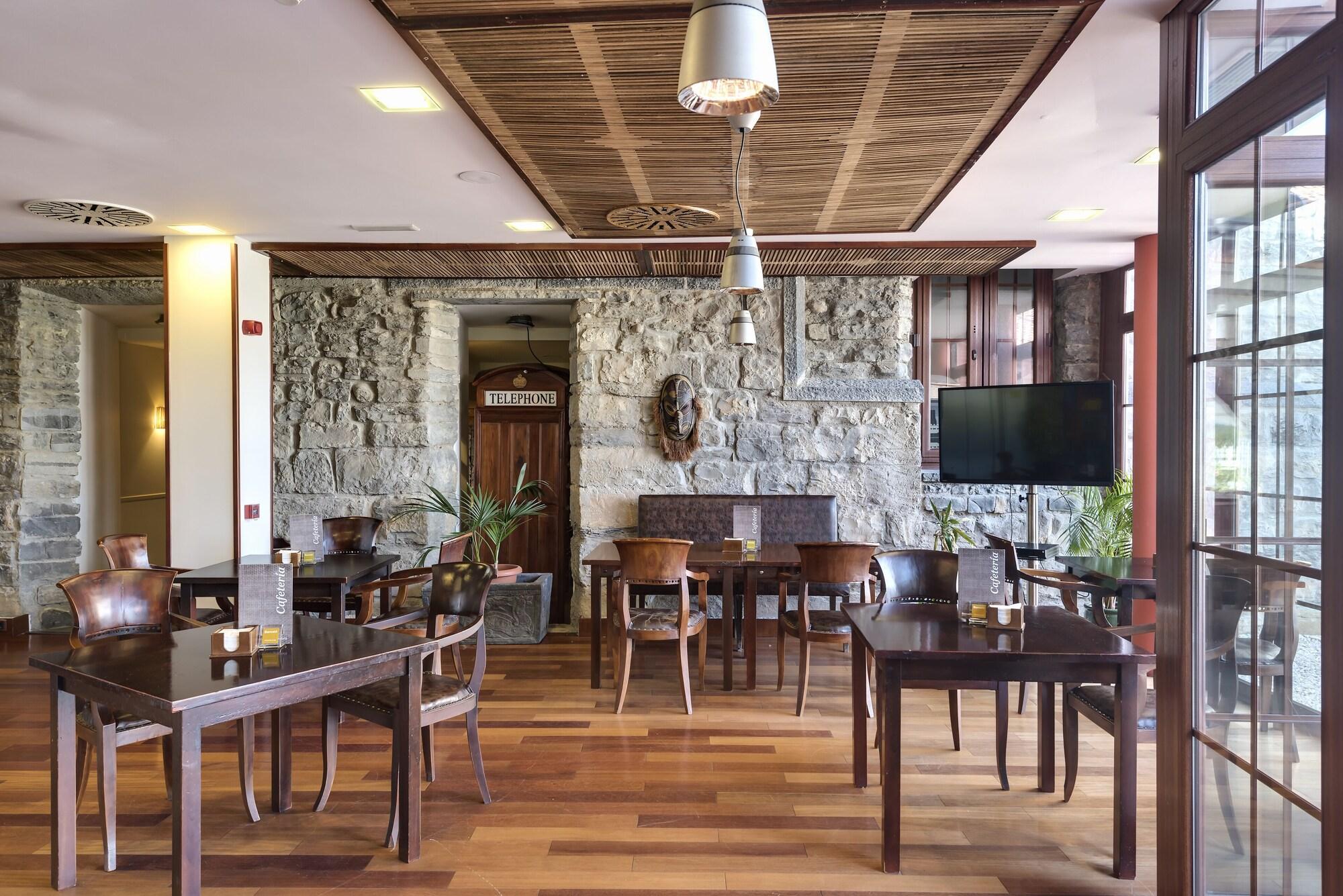 Restaurant Hotel Monasterio de Boltana & SPA