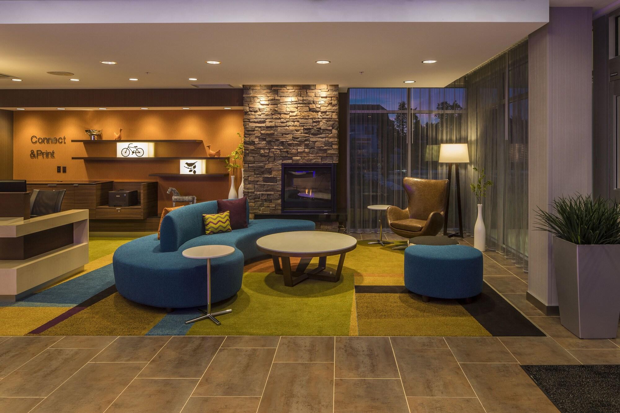 Vista Lobby Fairfield Inn & Suites by Marriott Pittsburgh North/McCandless Crossing