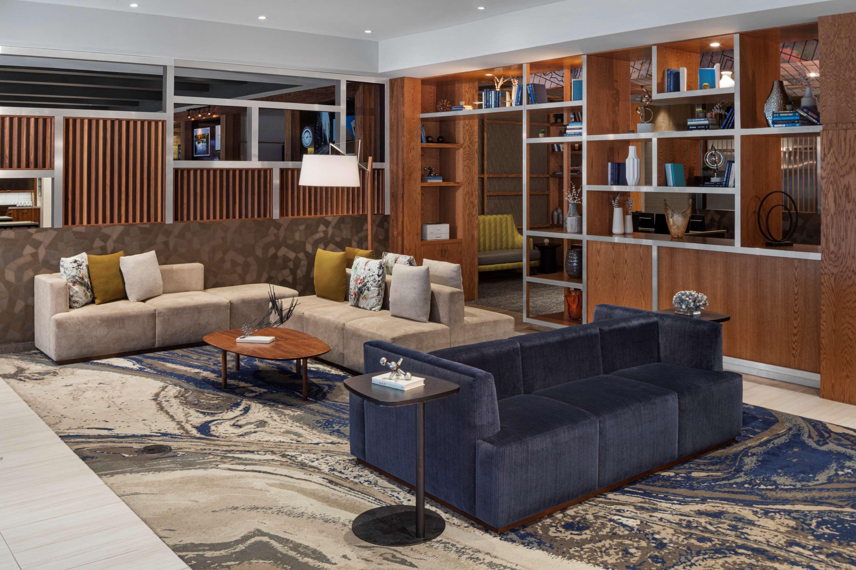 Vista Lobby Hyatt Place New York / Chelsea