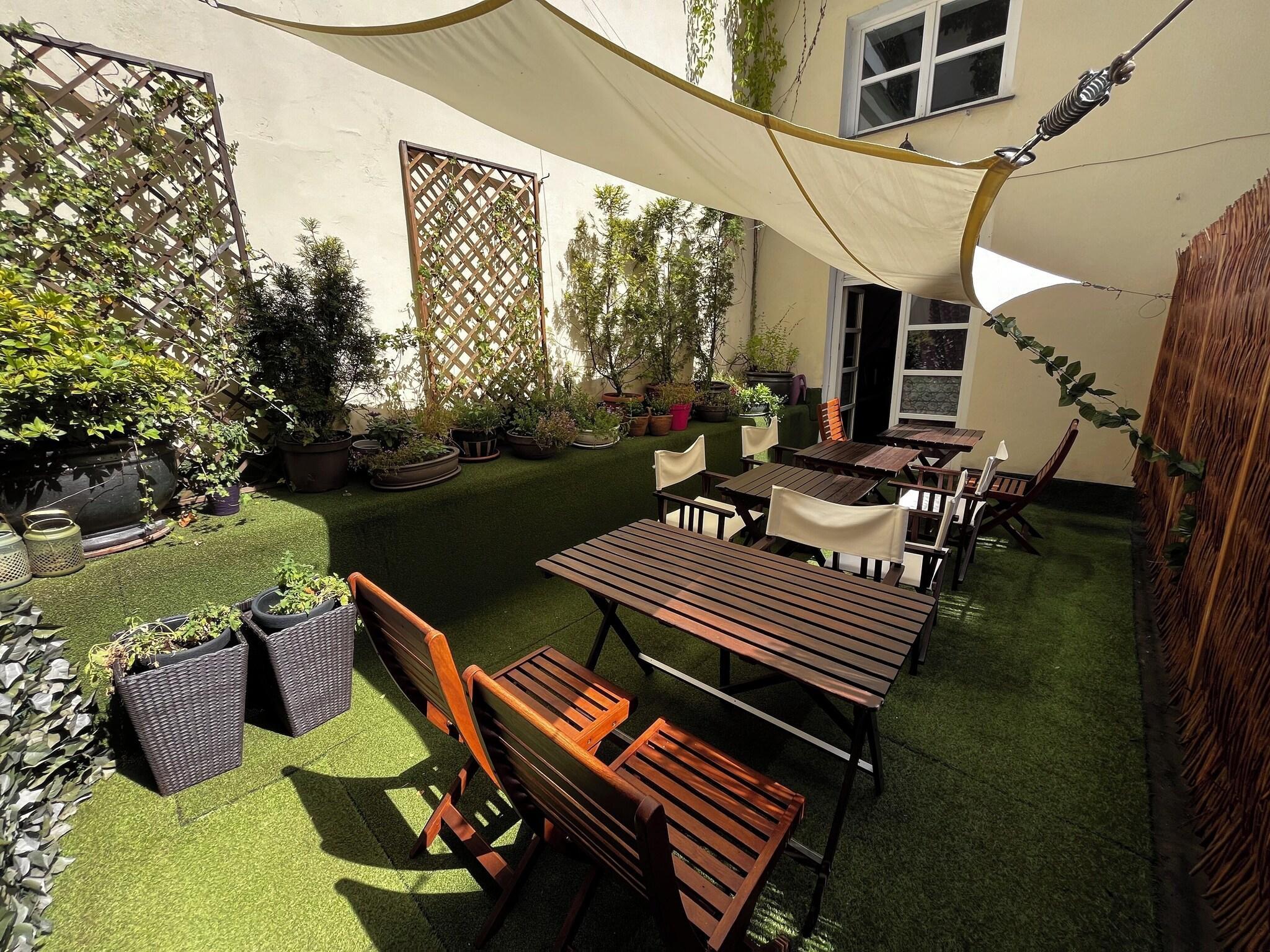 Varios Castle Inn