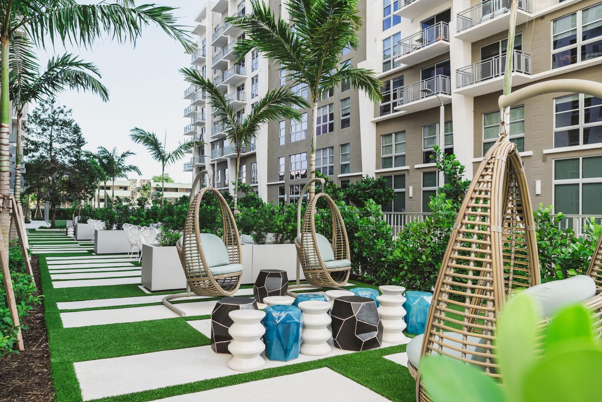 Vista Exterior Tucker at Palmer Dadeland Miami