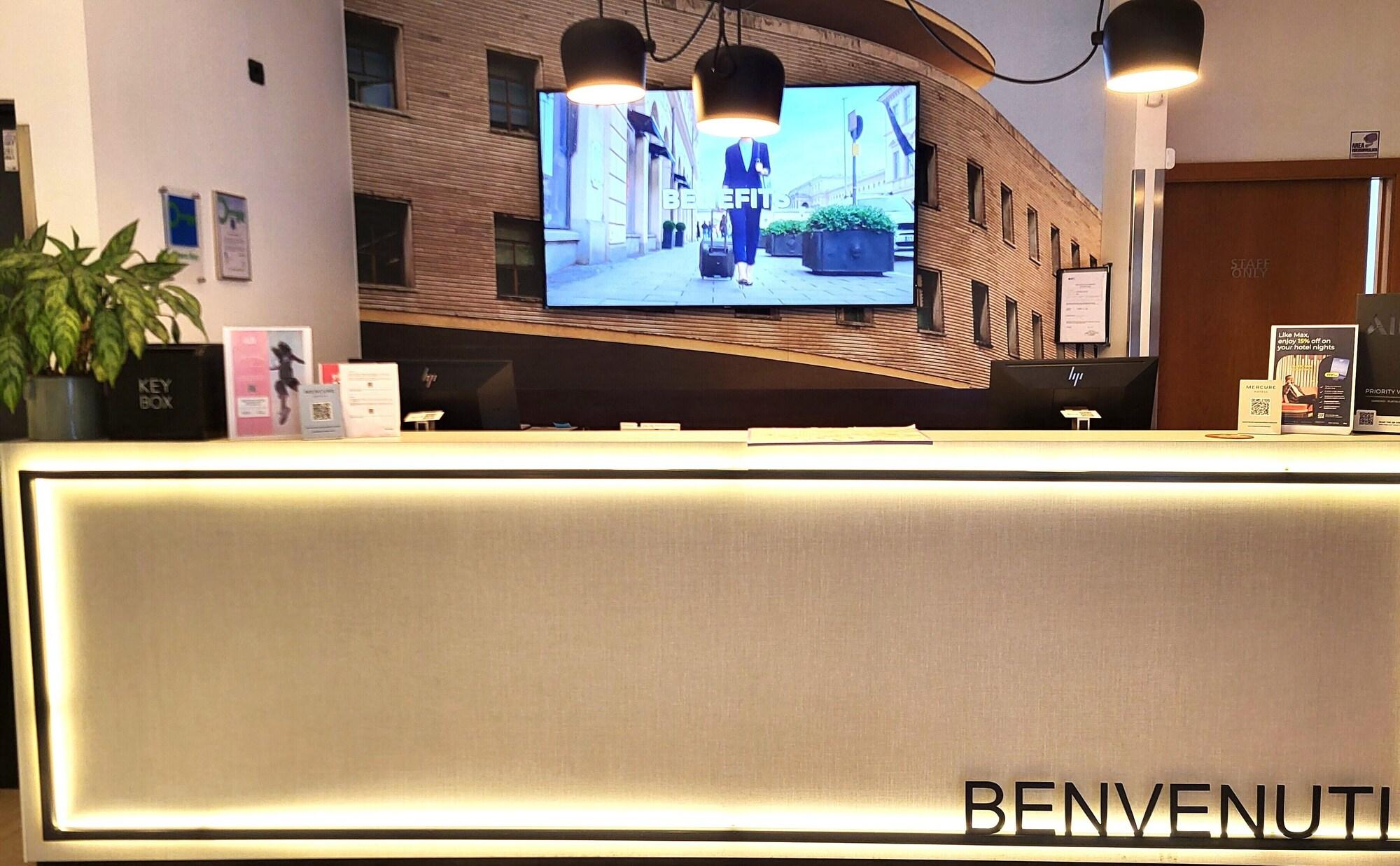 Vista Lobby Mercure Roma Piazza Bologna