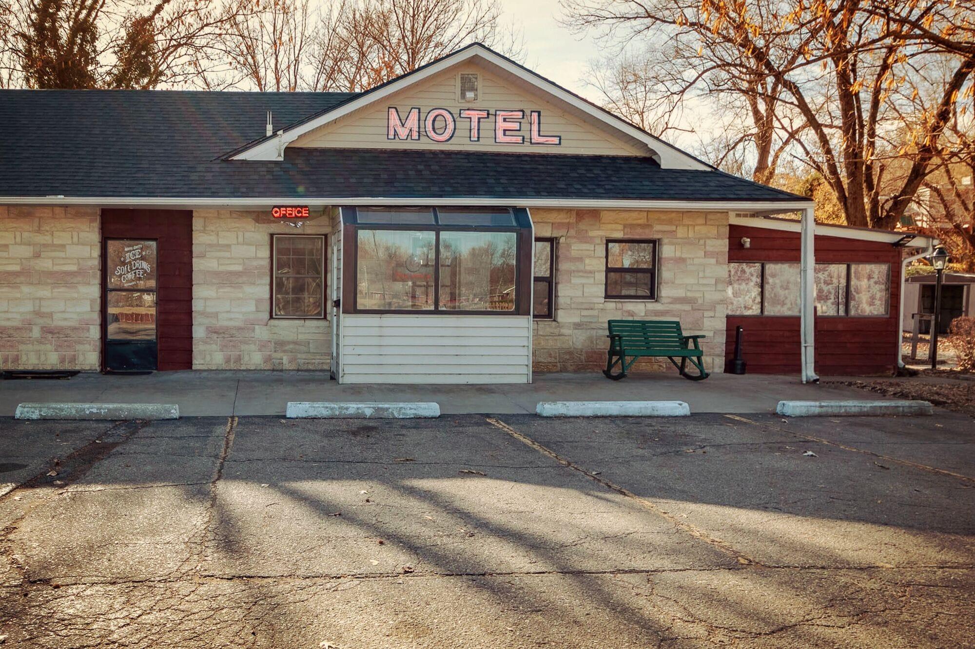 Varios Simmer Motel