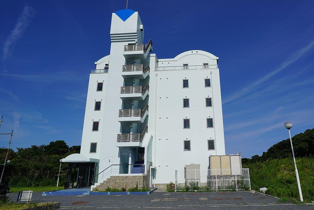 Varios Tobi Hostel and Apartments