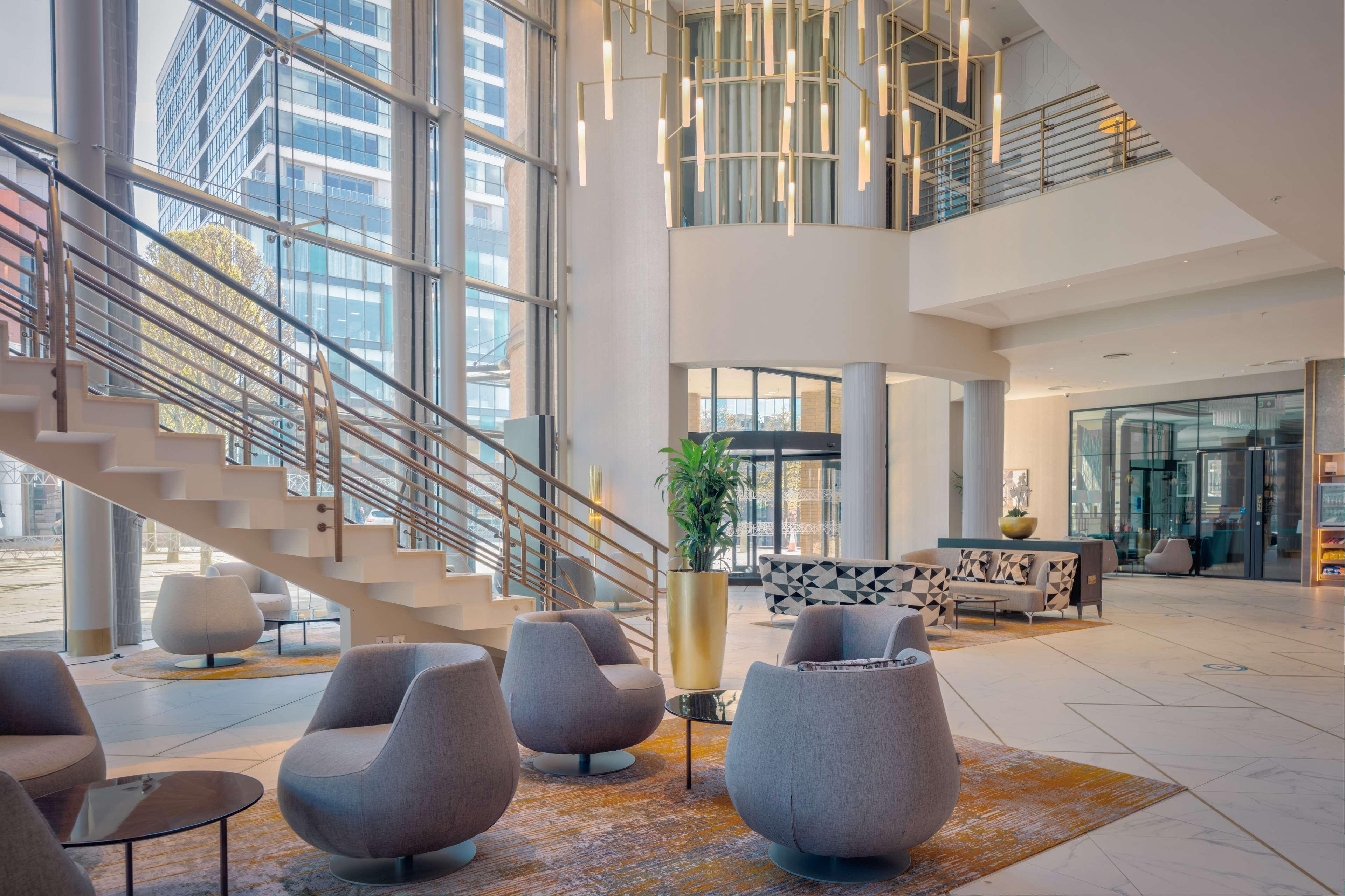 Vista Lobby Hilton Belfast hotel