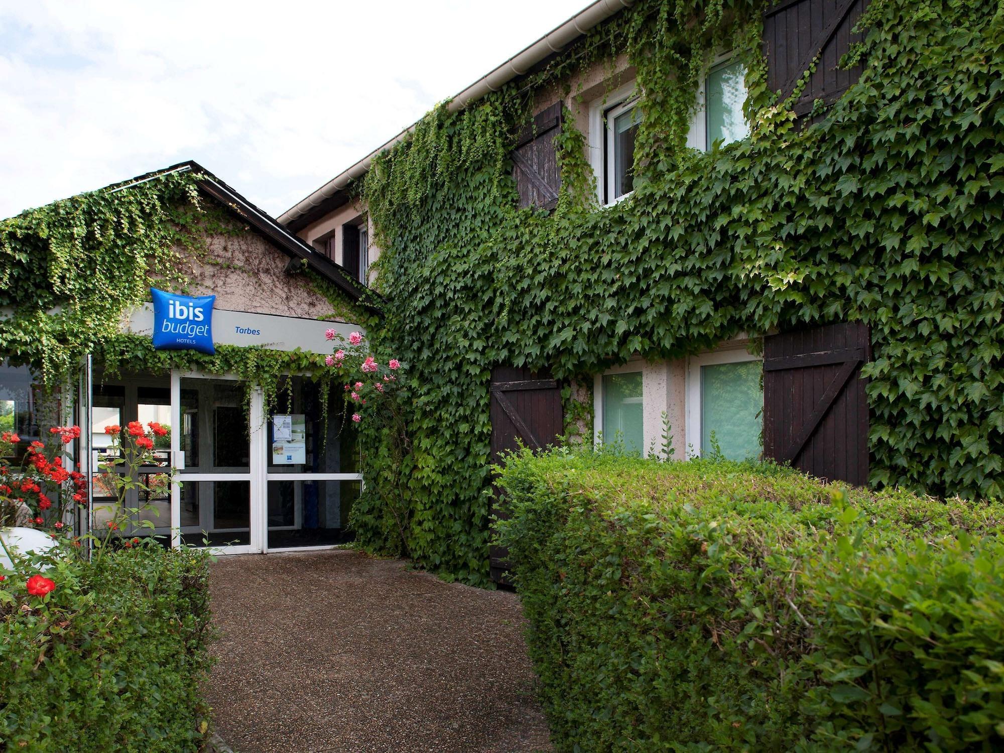 Vista Exterior ibis budget Tarbes