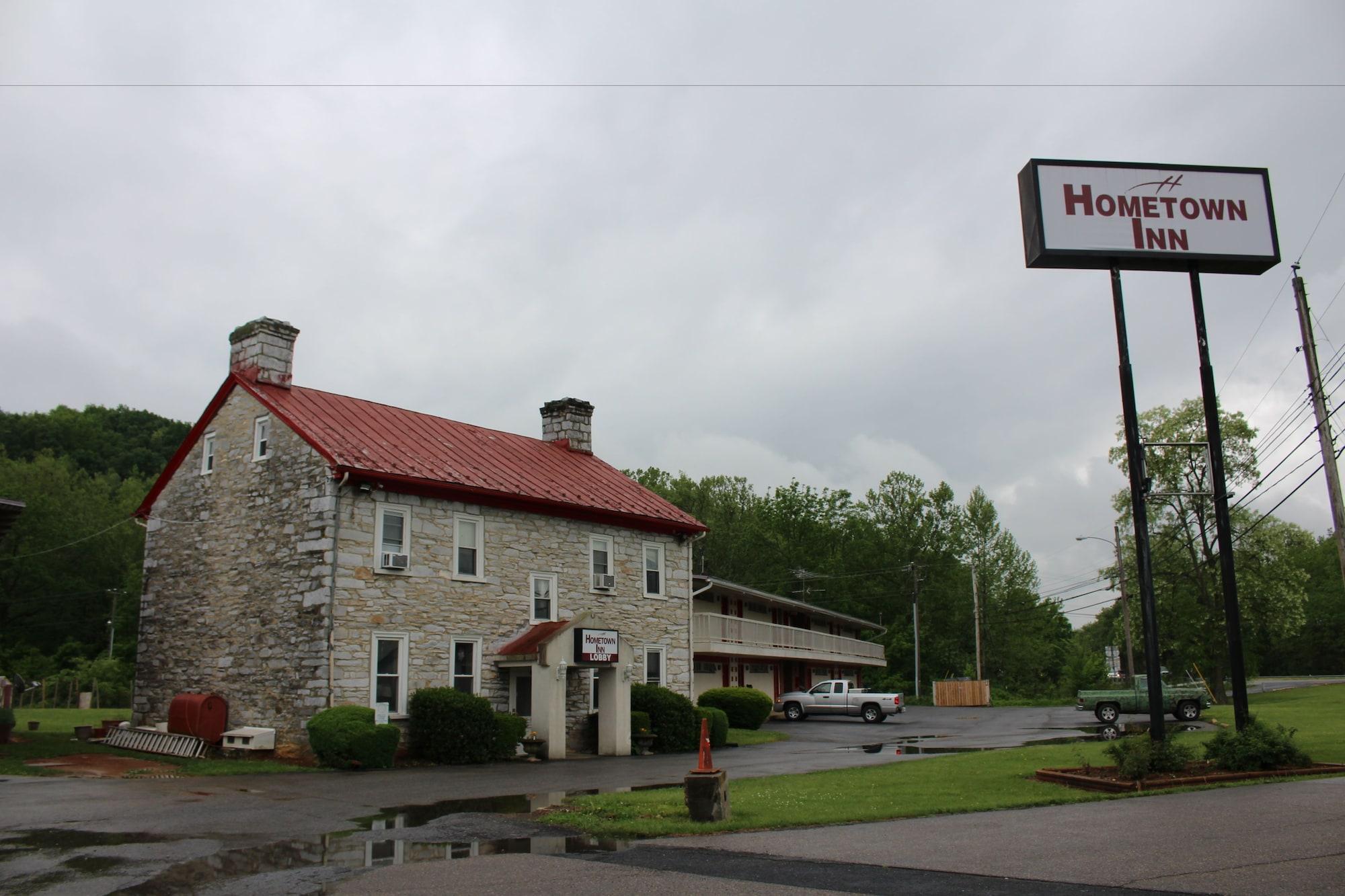 Vista Exterior Hometown  Inn