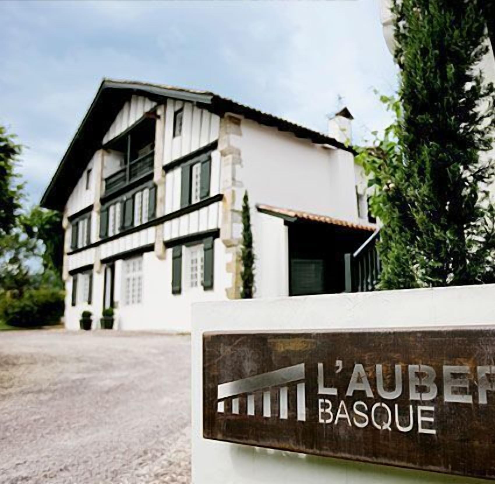 Varios L'Auberge Basque