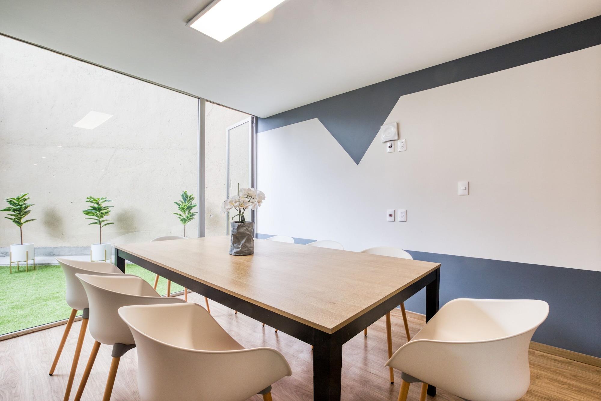 Sala de Reuniones ULIV Family Apartments Polanco