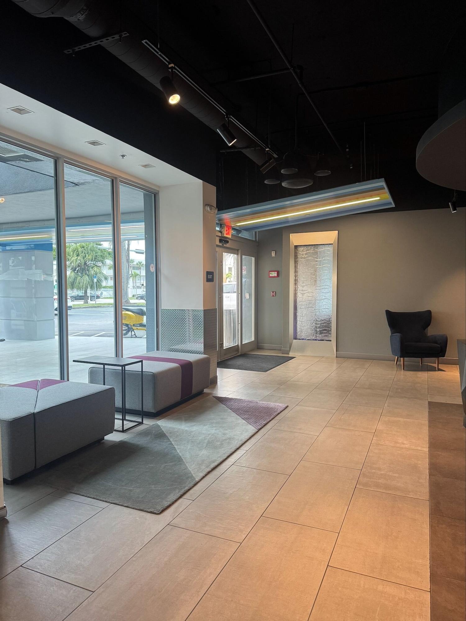 Vista Lobby Aloft Miami Dadeland