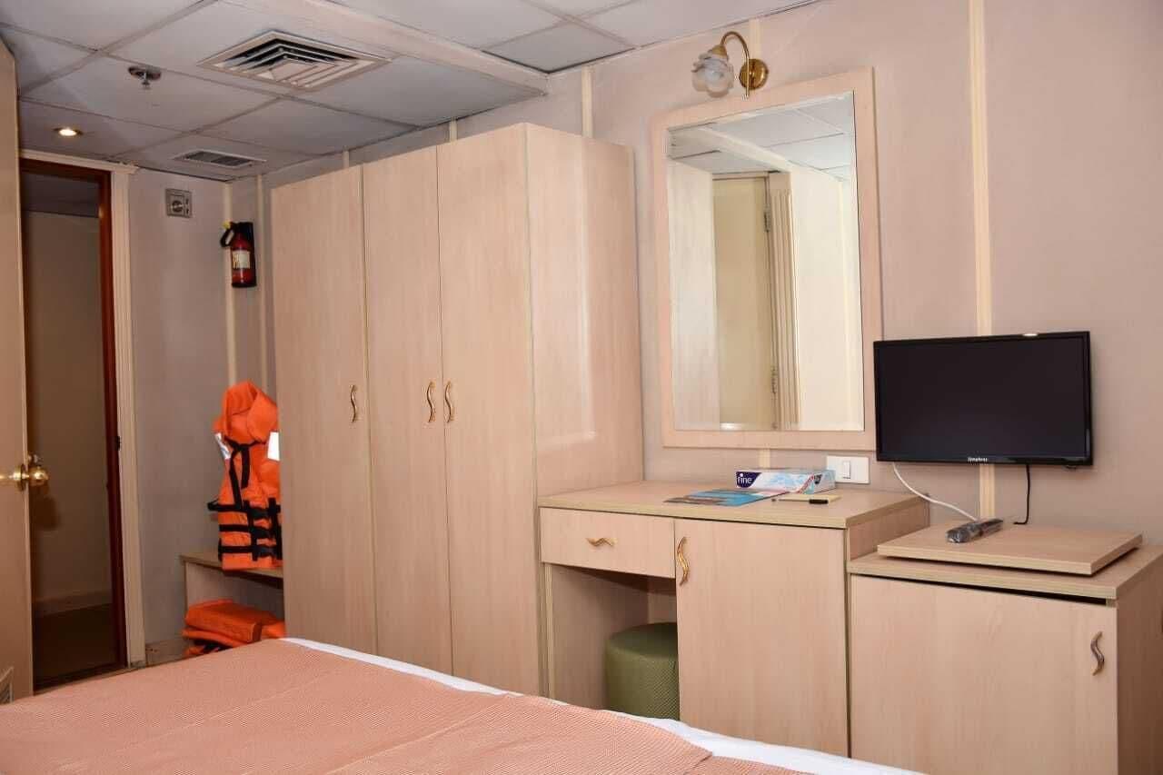 Set de Habitación Queen isis floating hotel in minya