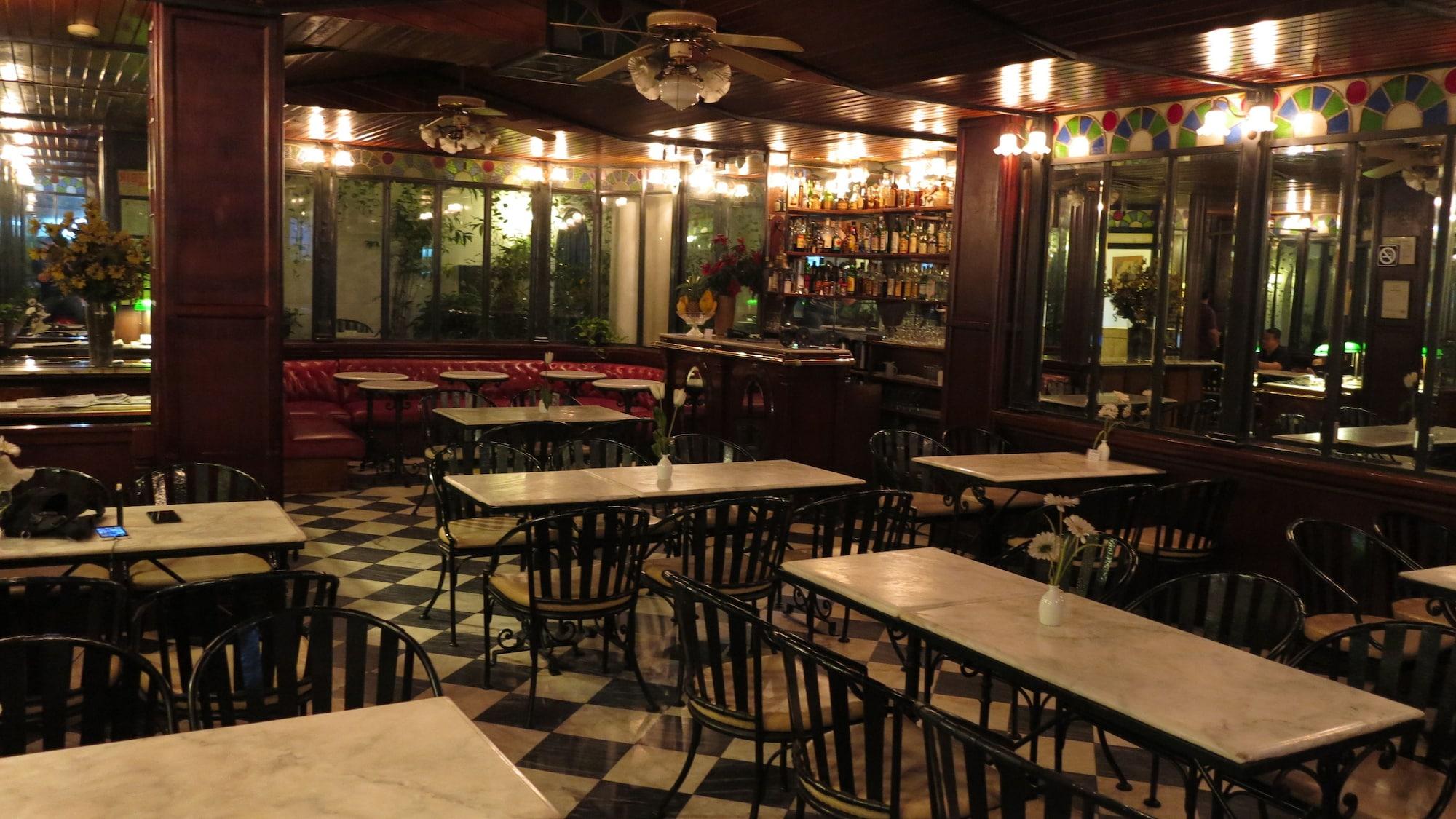 Bar/Salón Adriatico Arms Hotel