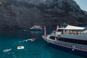 Actividad - Esnórquel en Cala Salada y paseo en barco por las playas del norte