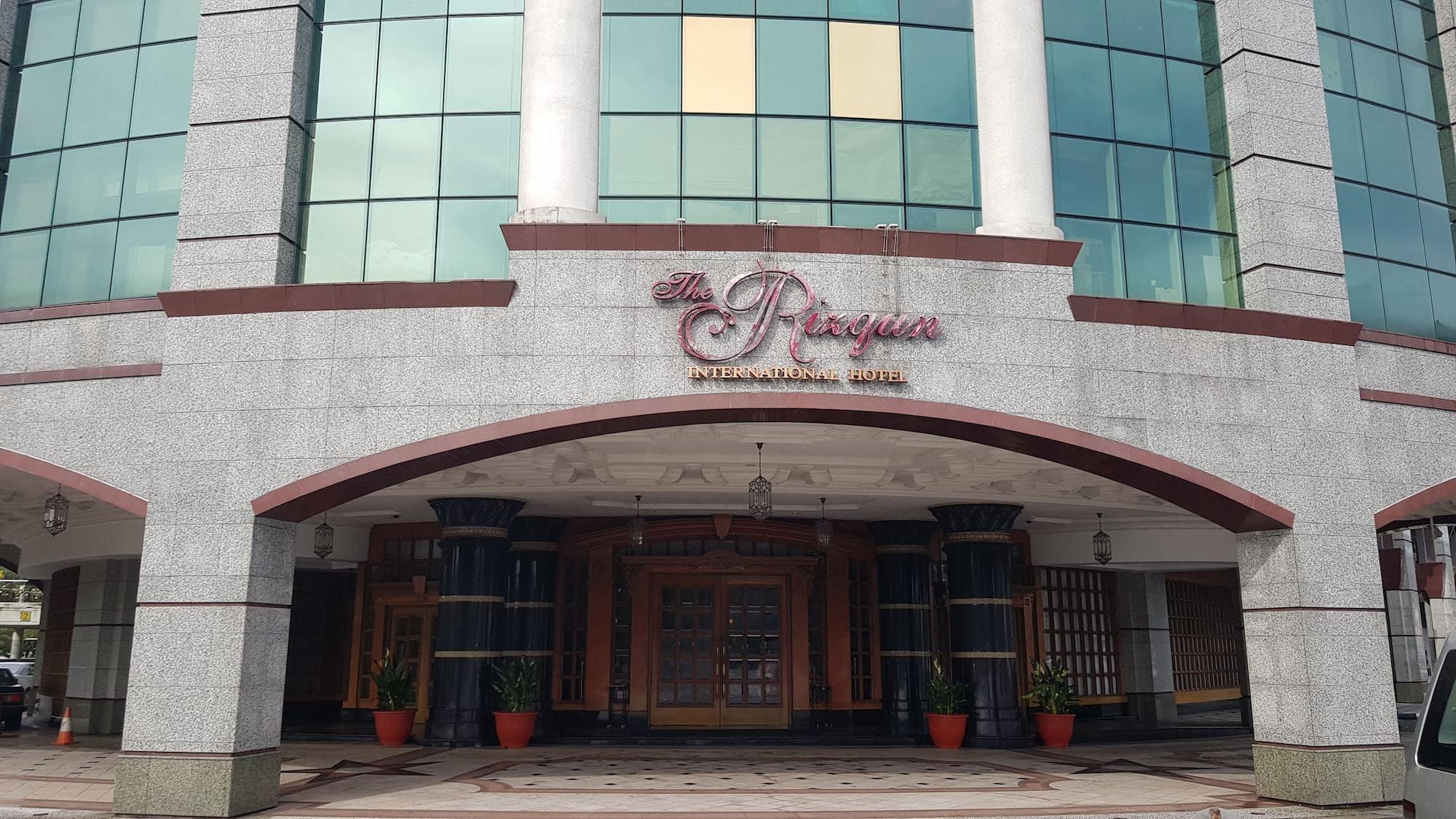 Vista Exterior The Rizqun International Hotel