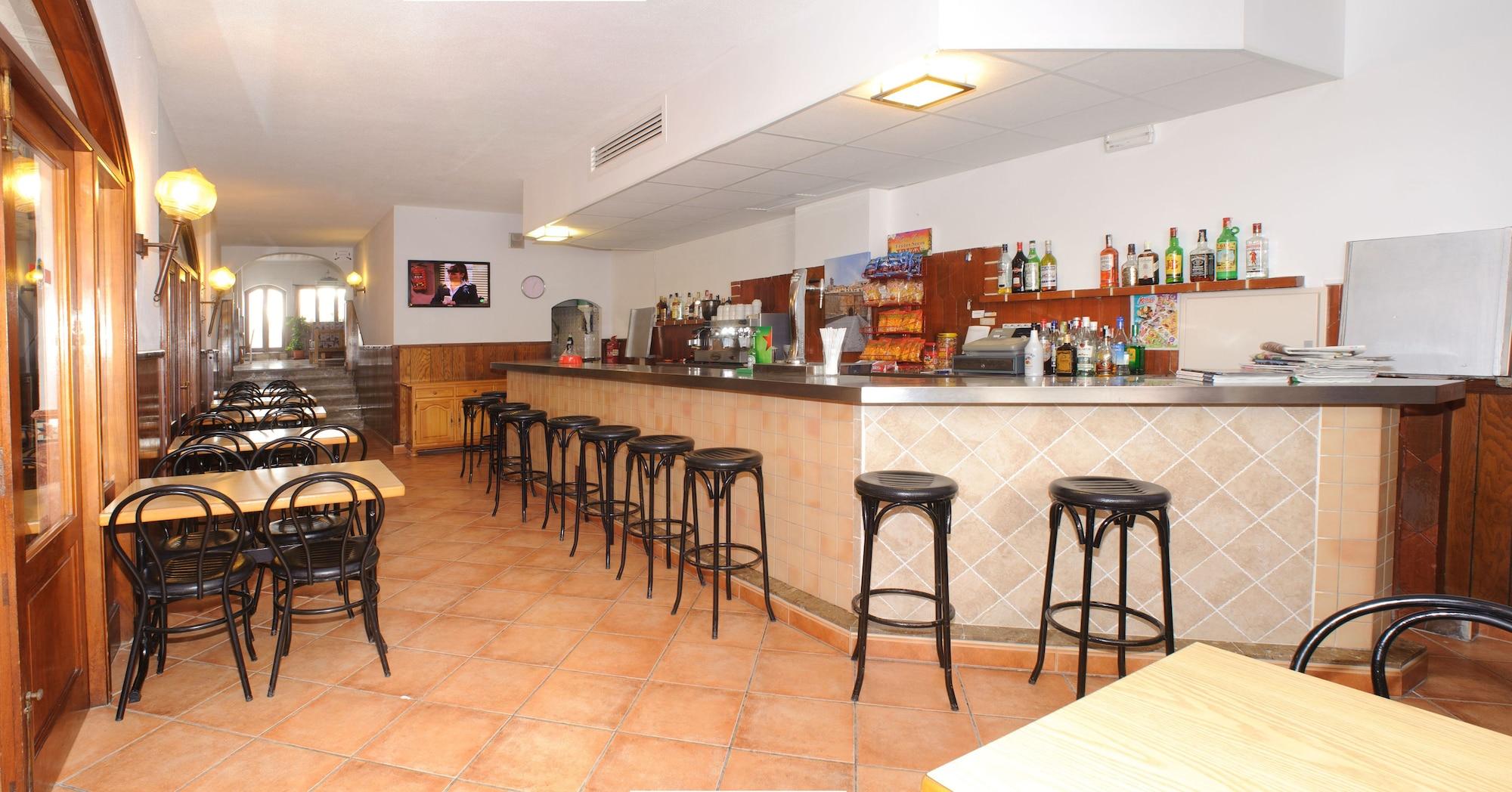 Bar/Salón Hostal Montaña