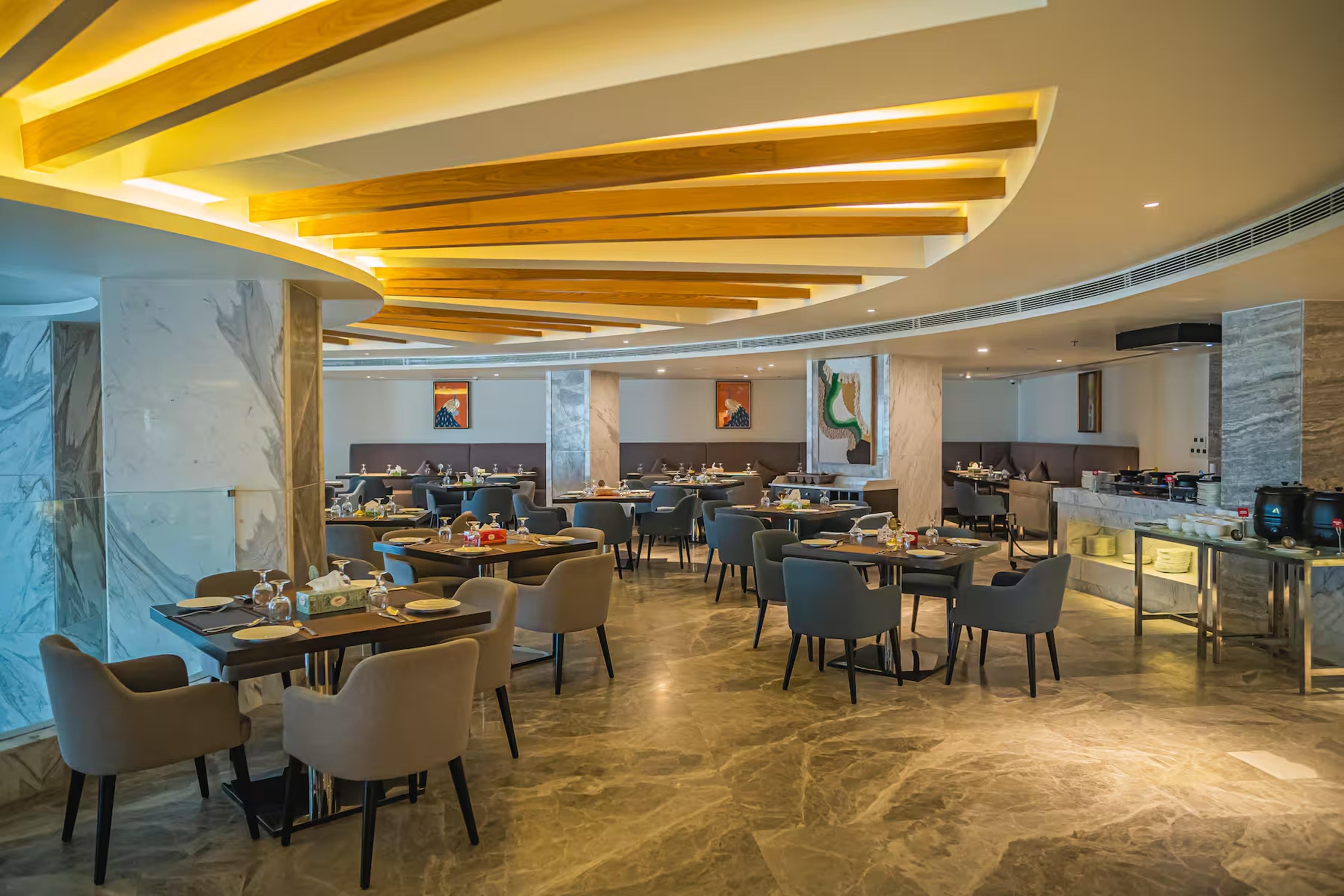 Restaurant Ramada By Wyndham Coxs Bazar Kolatoli Beach