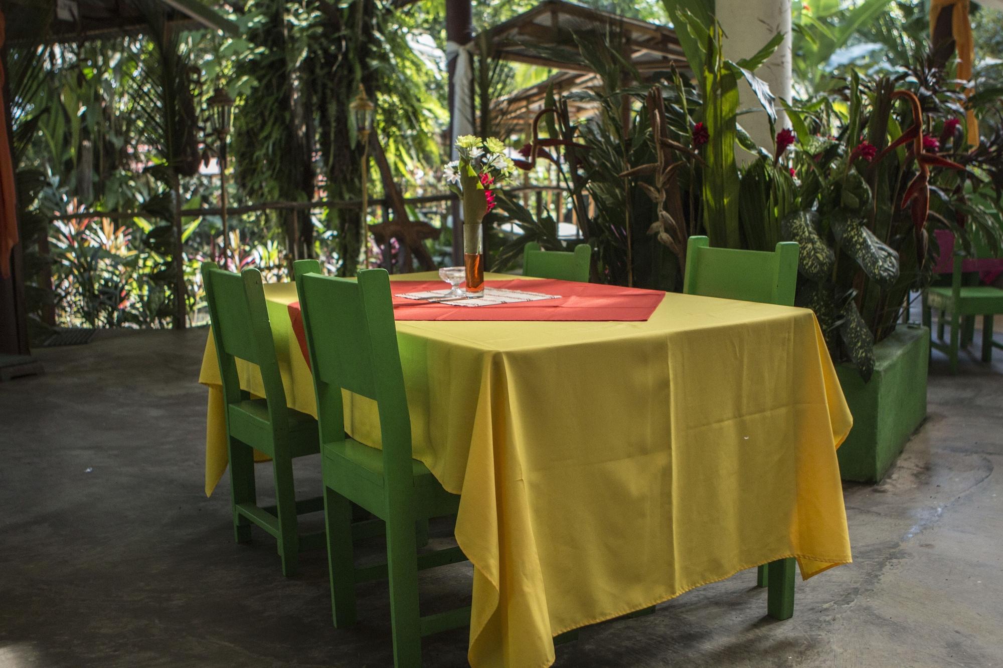 Restaurant Caribbean Paradise Eco-Lodge