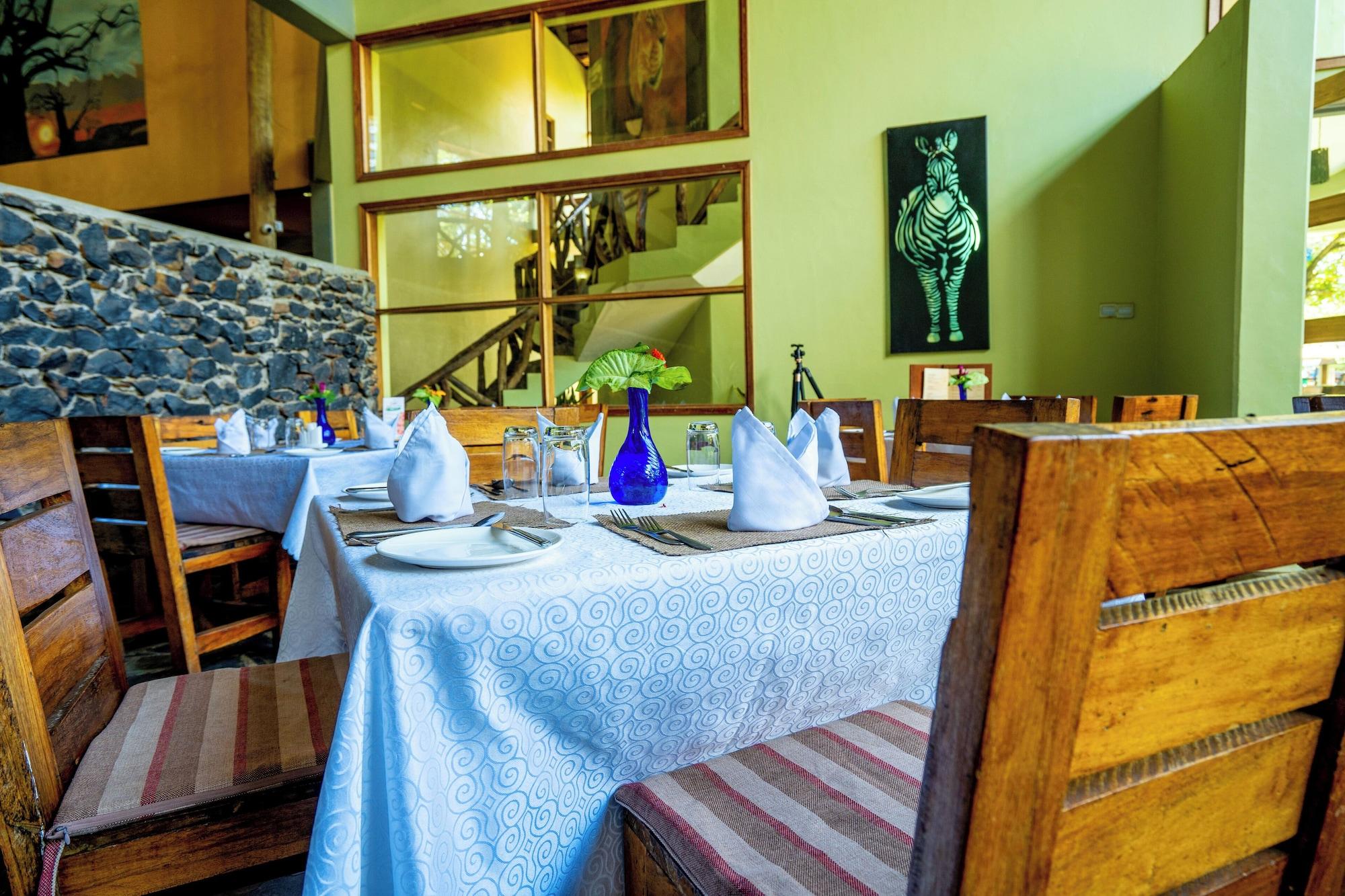 Restaurant Weru Weru River Lodge