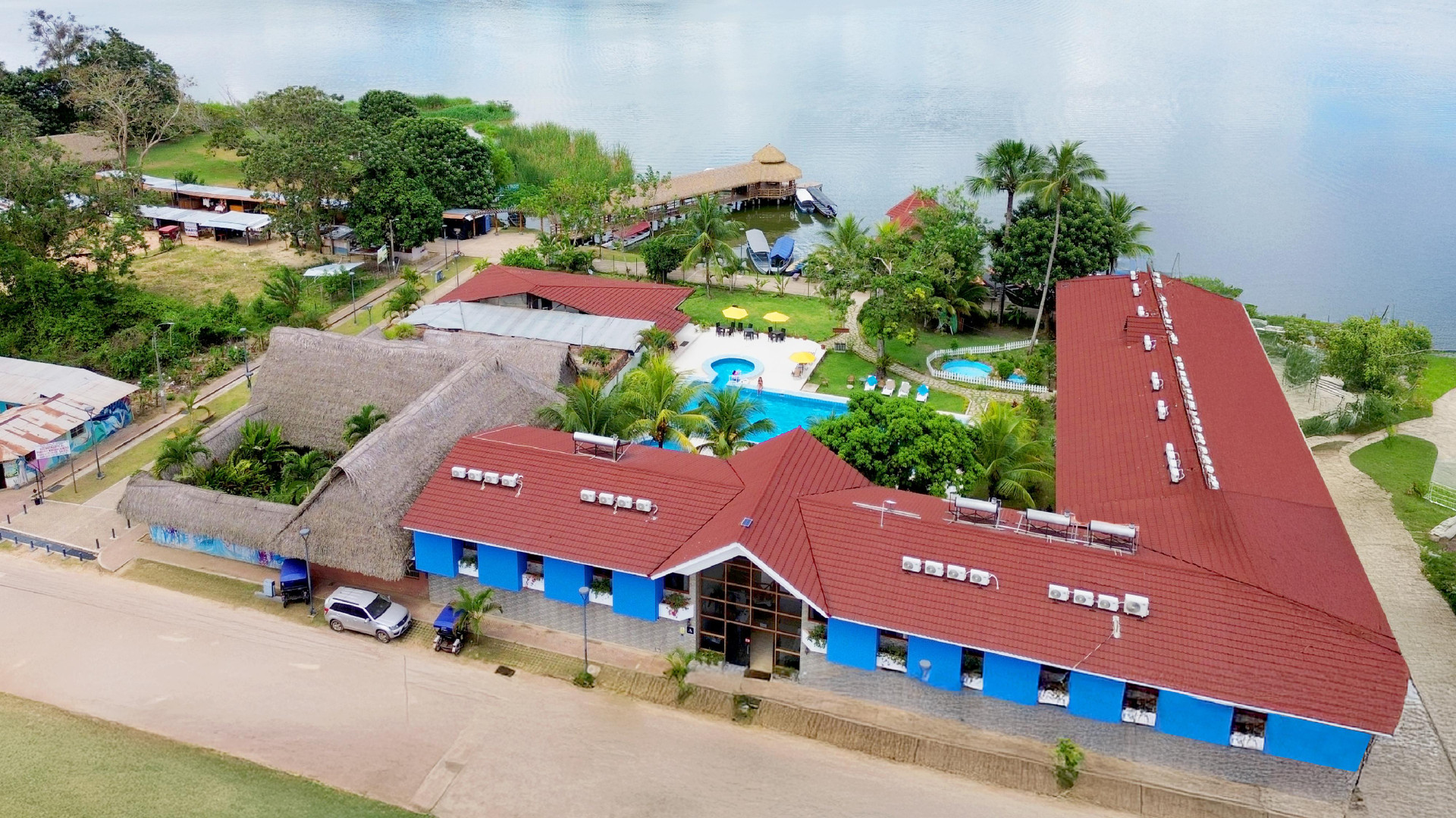 Vista Exterior Hotel Laguna Azul