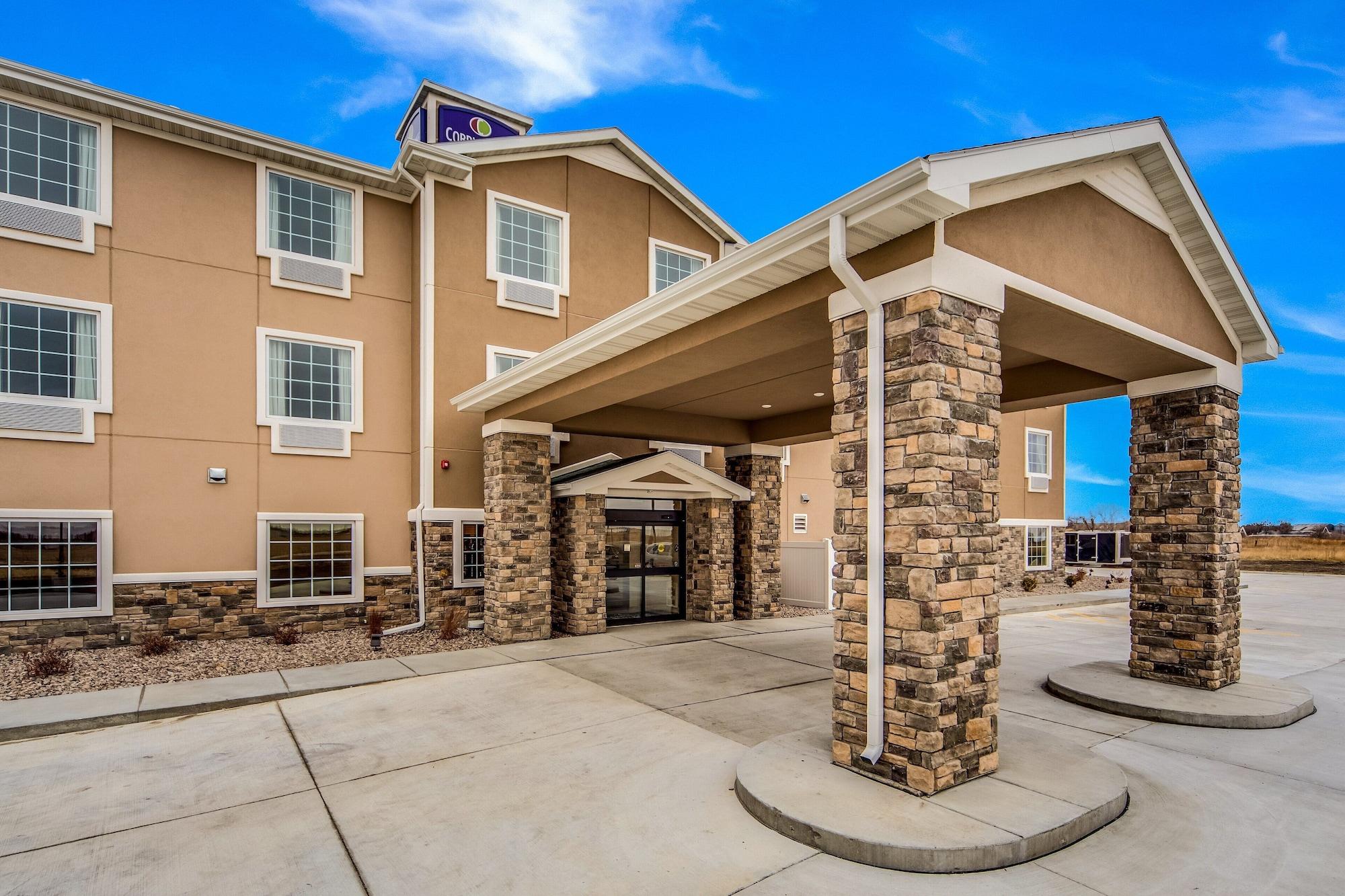 Vista Exterior Cobblestone Hotel & Suites - Cozad