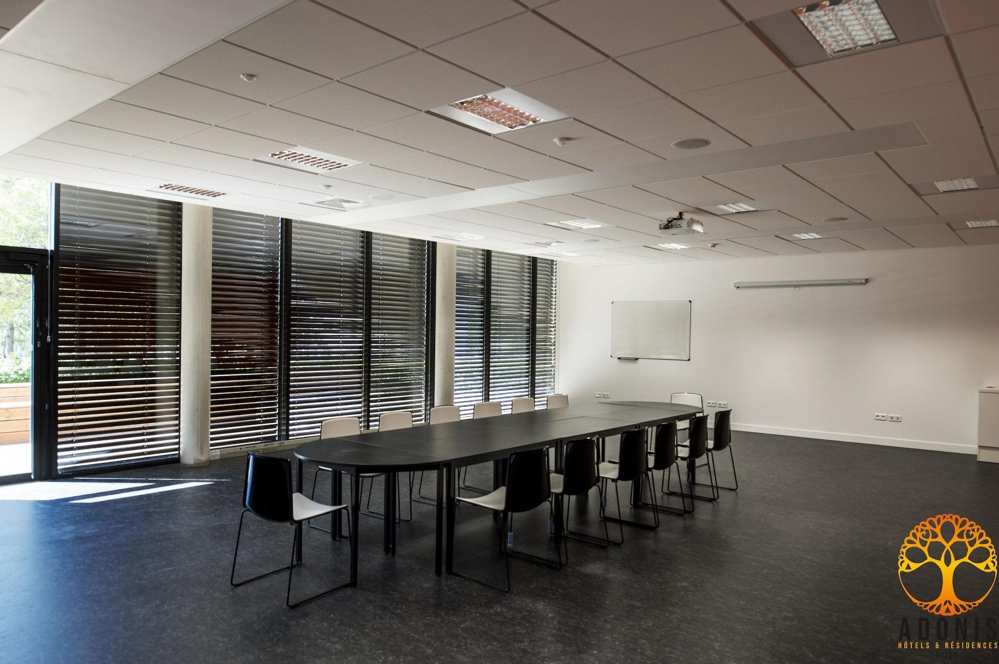 Sala de Reuniones Adonis Dijon Maison Internationale