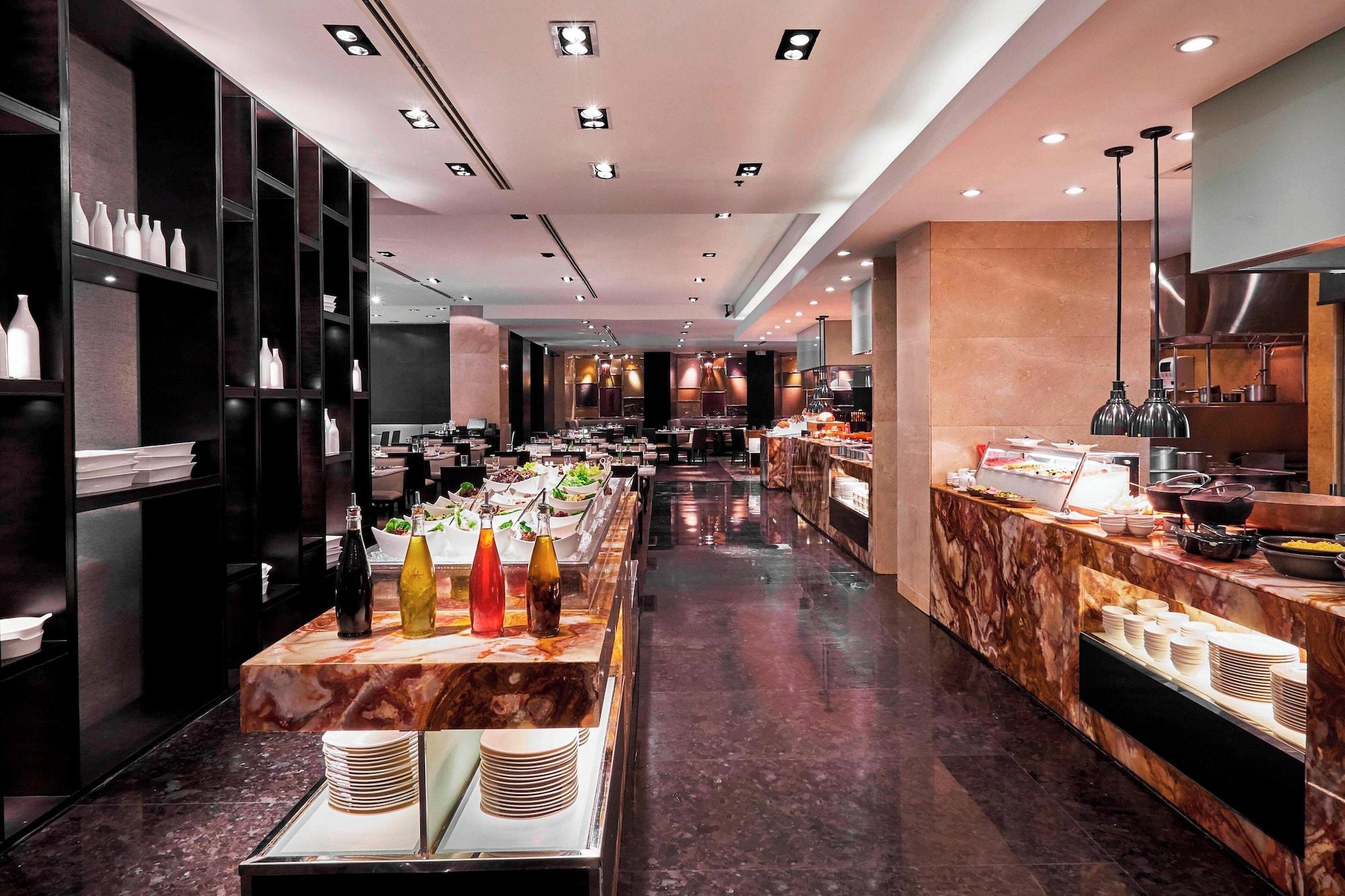 Restaurant Manila Marriott Hotel at Newport World Resorts