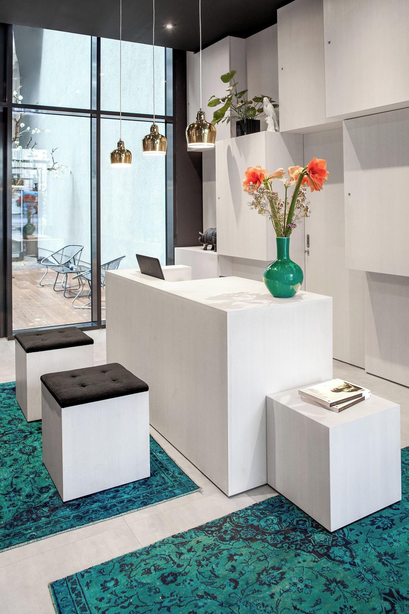 Vista Lobby AMANO HOME Apartments