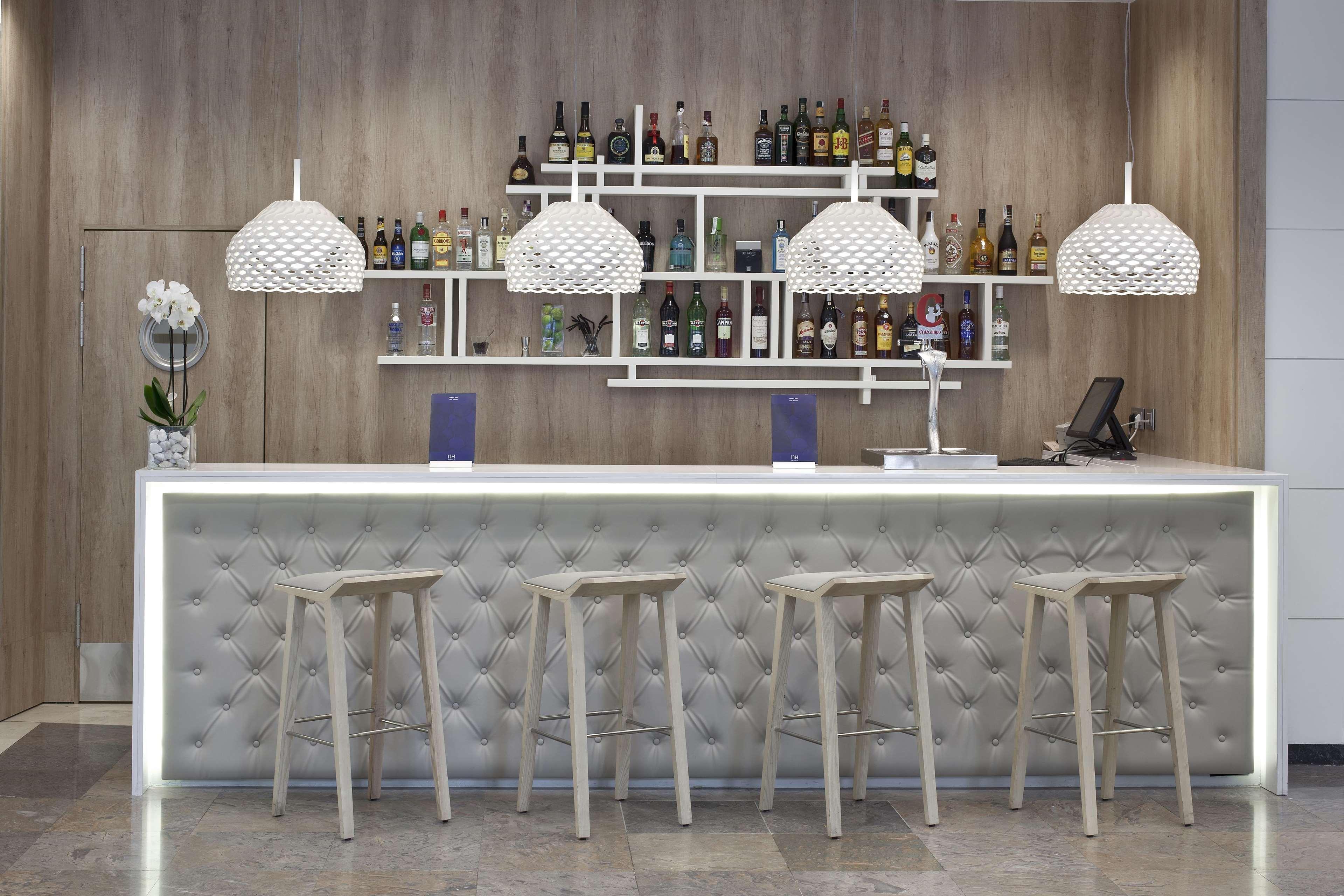 Bar/Salón NH Canciller Ayala Vitoria