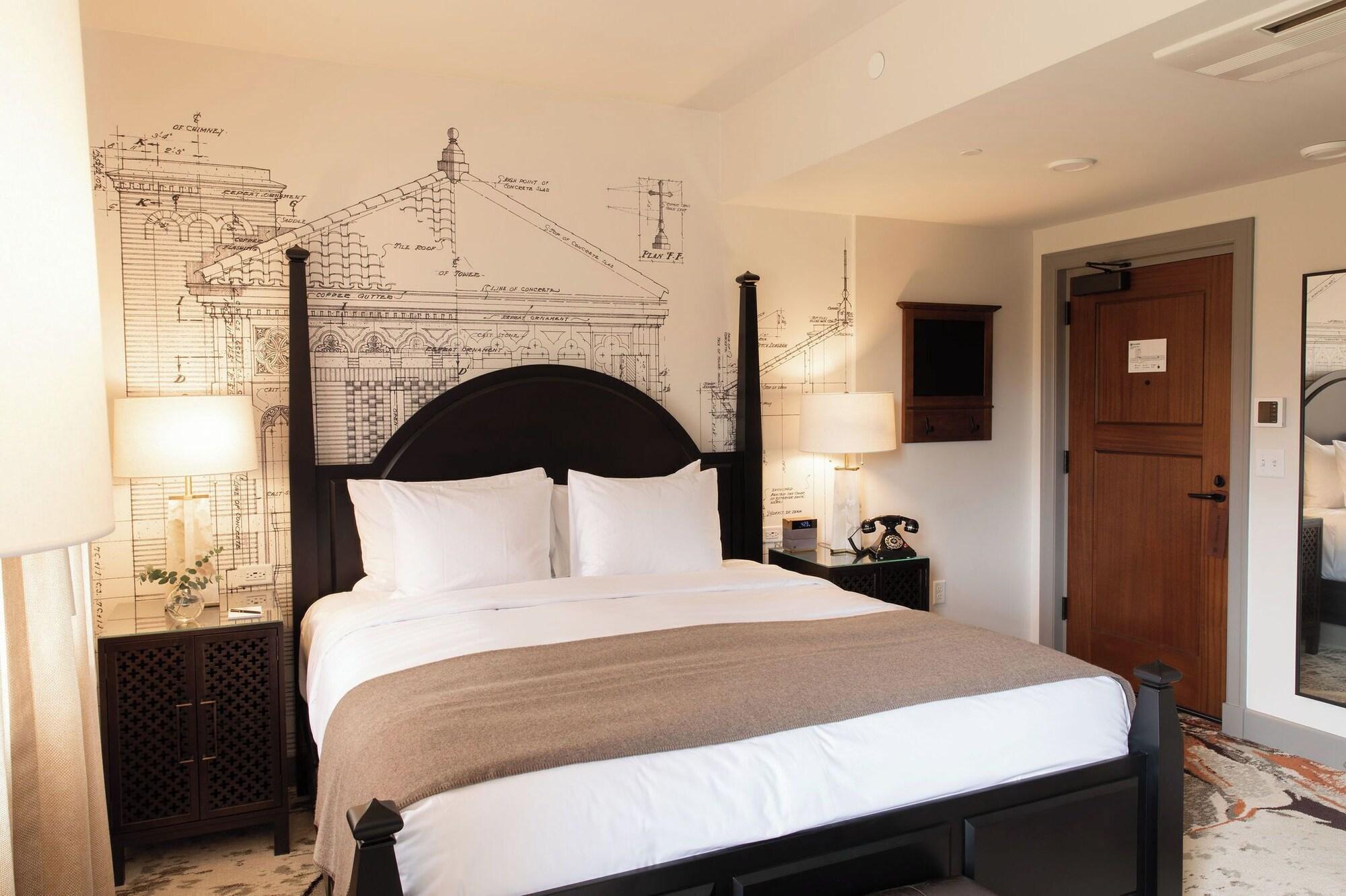 Varios The Lodge at St Edward Park